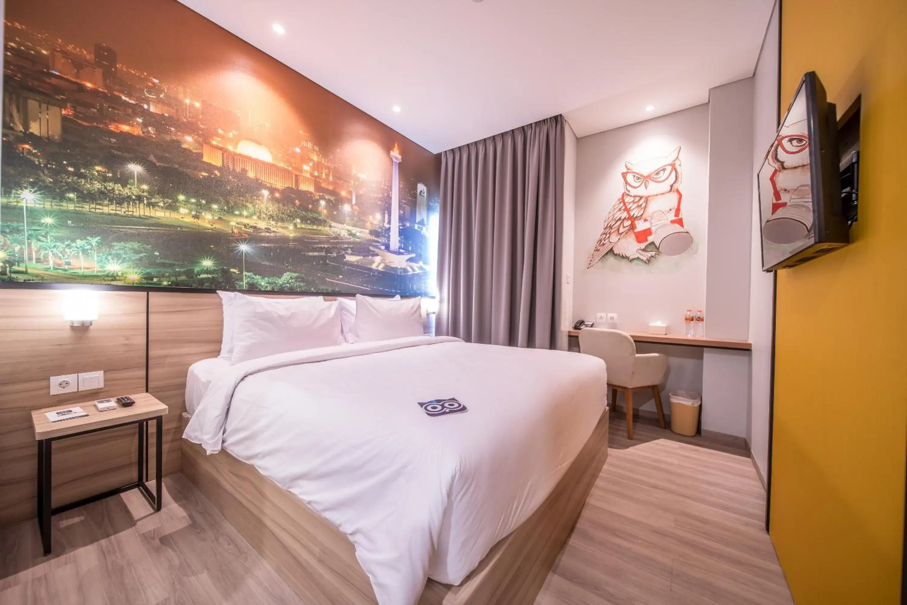 Superior Double Room in All Nite & Day Kebon Jeruk Superior Double Room in All Nite & Day Kebon Jeruk