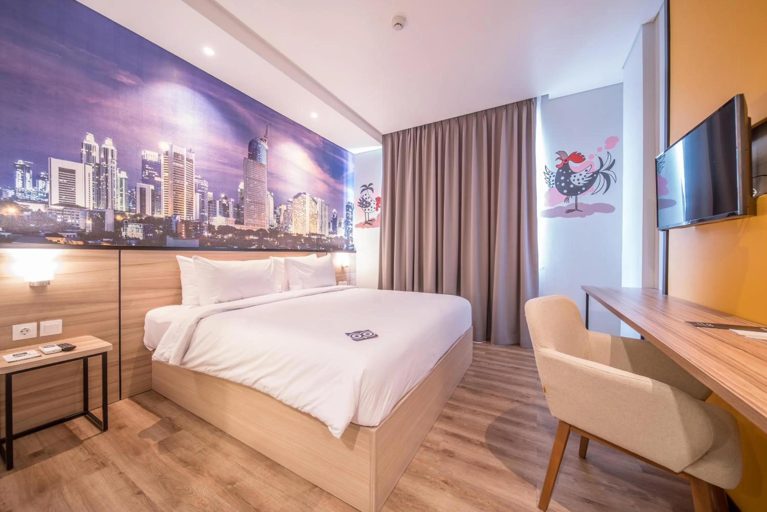 Bed in All Nite & Day Kebon Jeruk