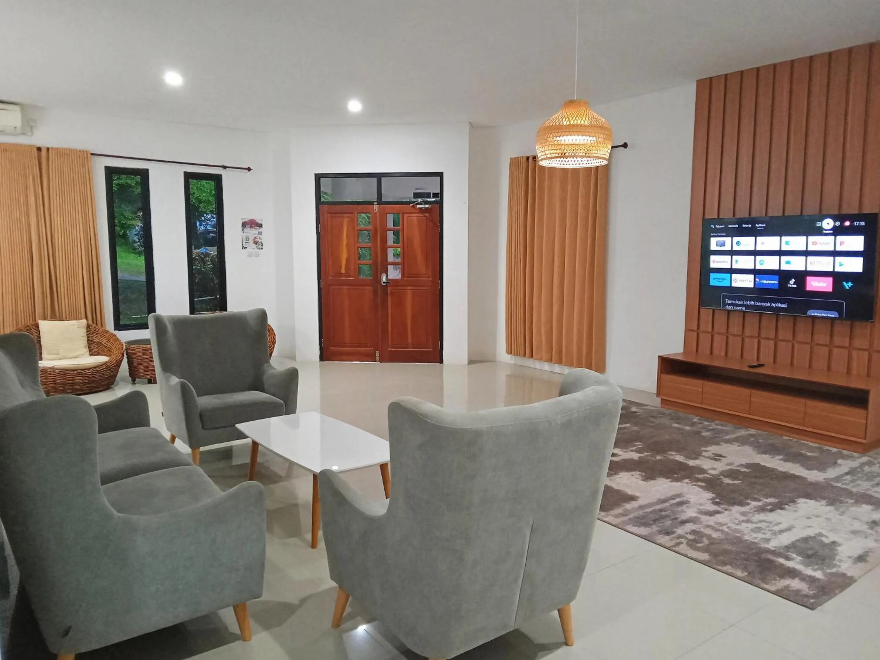 Communal lounge/ TV room in Jatiluhur Valley Resort