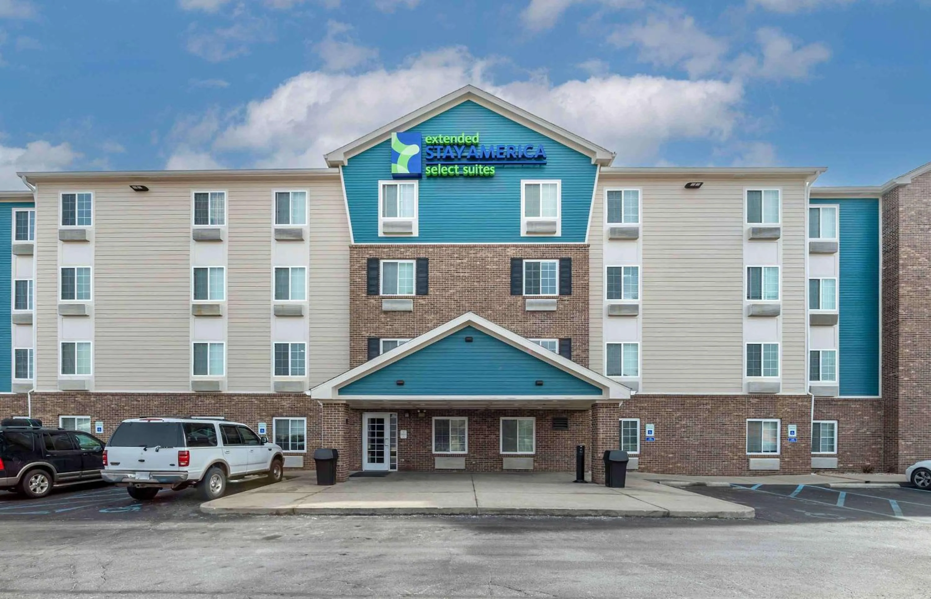 Property building in Extended Stay America Select Suites - Indianapolis - West