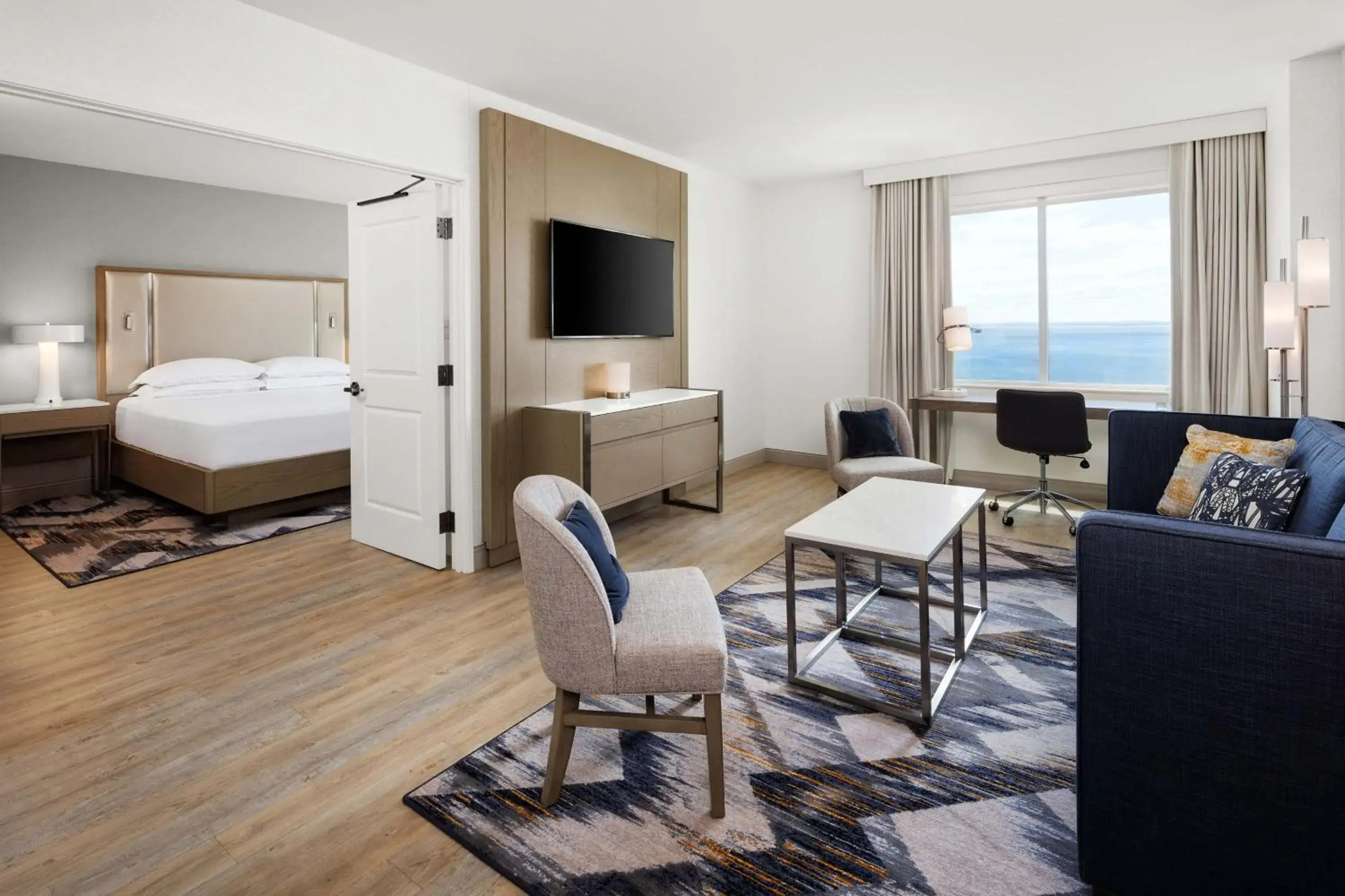 Club level, Suite, 1 King, Sofa bed, Lake view, High floor in Sheraton Duluth Hotel Club level, Suite, 1 King, Sofa bed, Lake view, High floor in Sheraton Duluth Hotel