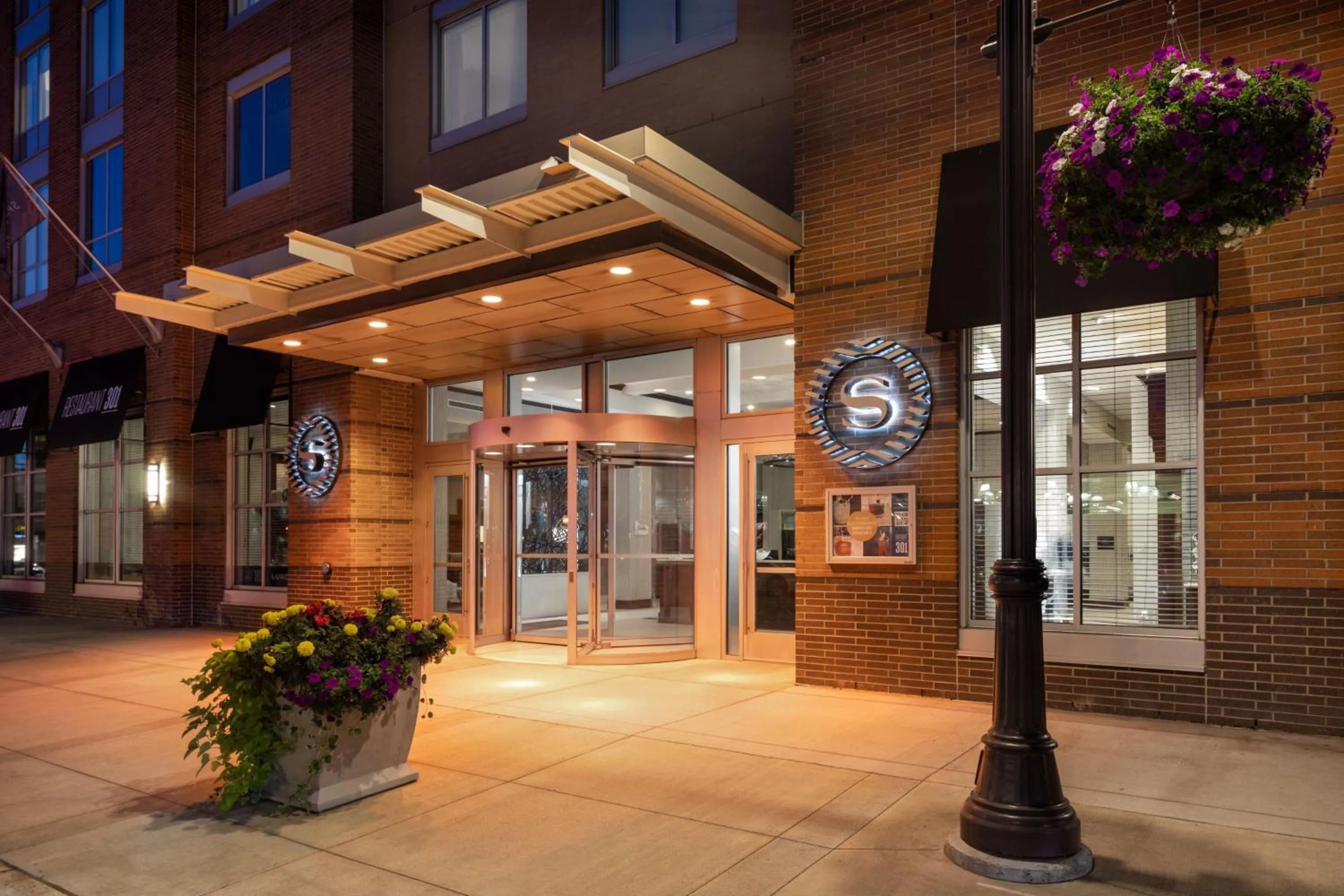 Property building in Sheraton Duluth Hotel