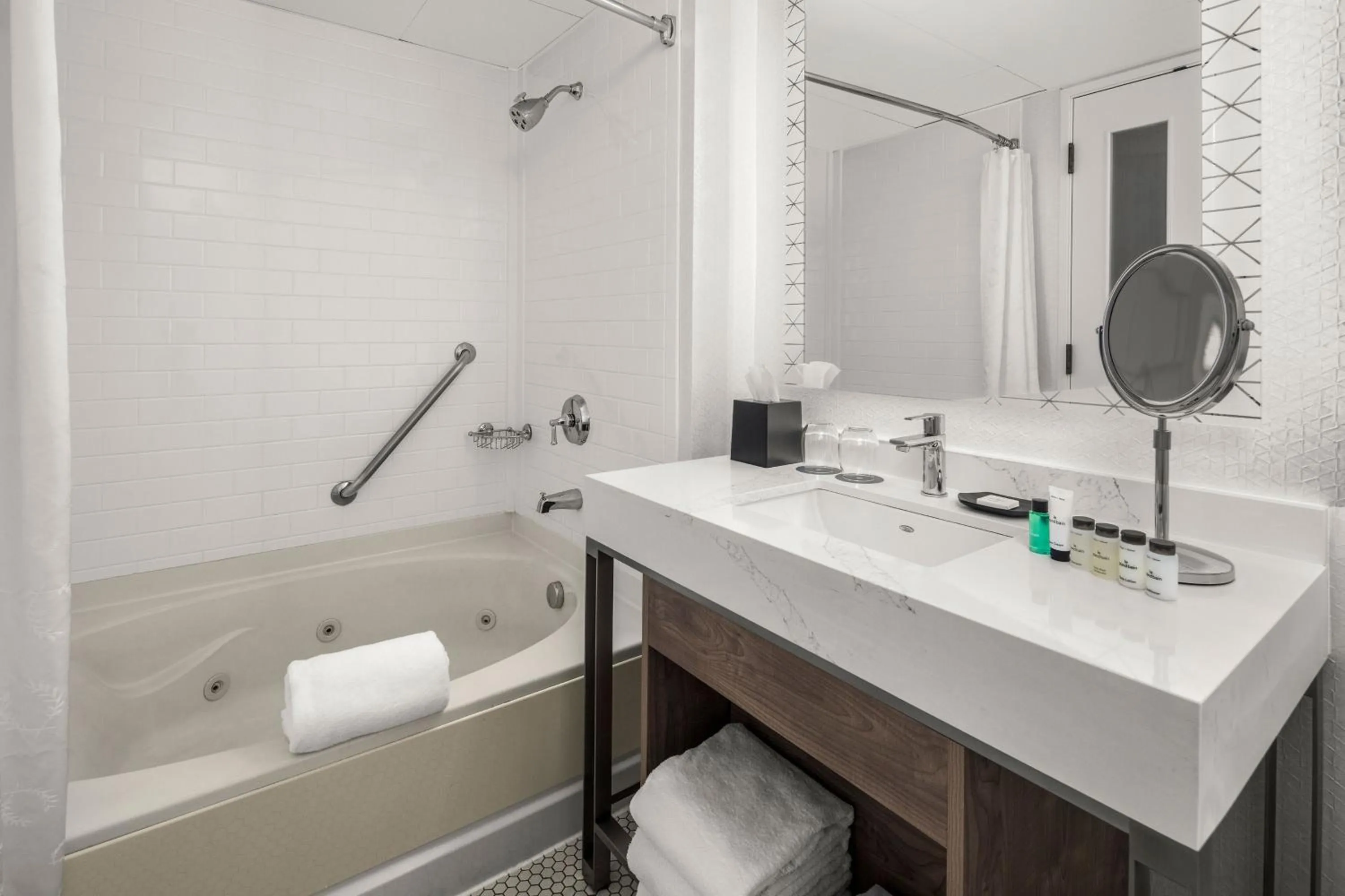 Bathroom in Sheraton Duluth Hotel