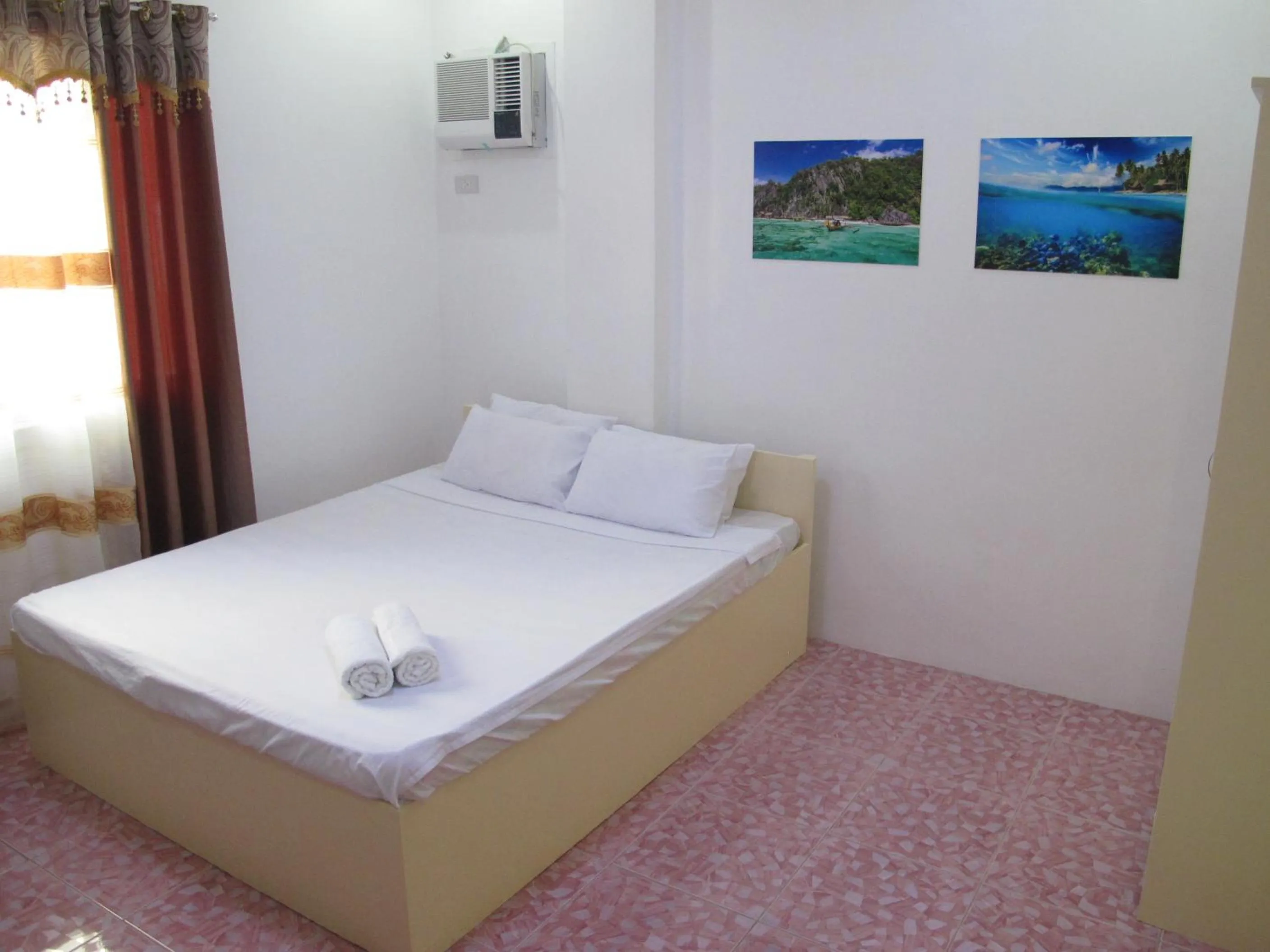 Bed in Cool Stay Inn