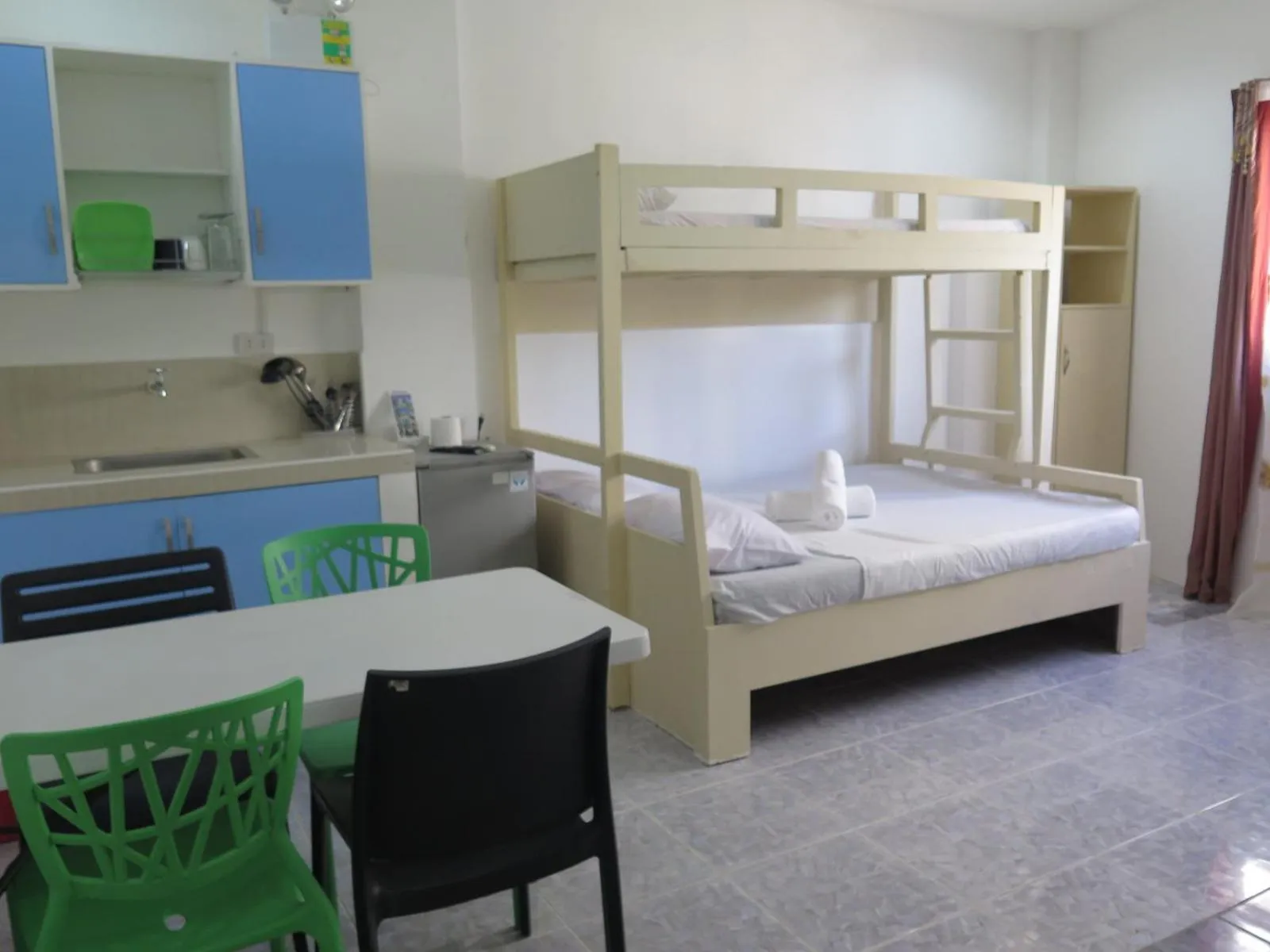 Bed in Cool Stay Inn