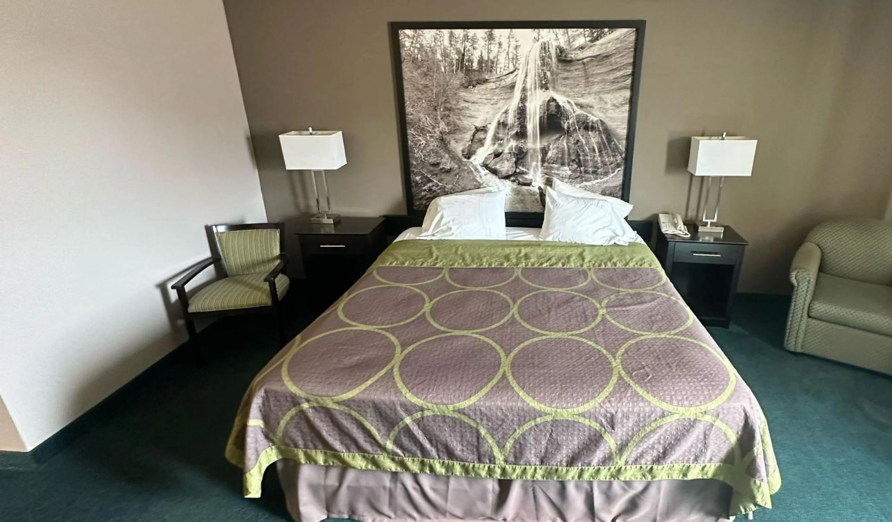 Queen Room - Non-Smoking in Burgundy Inn & Suites By OYO El Paso