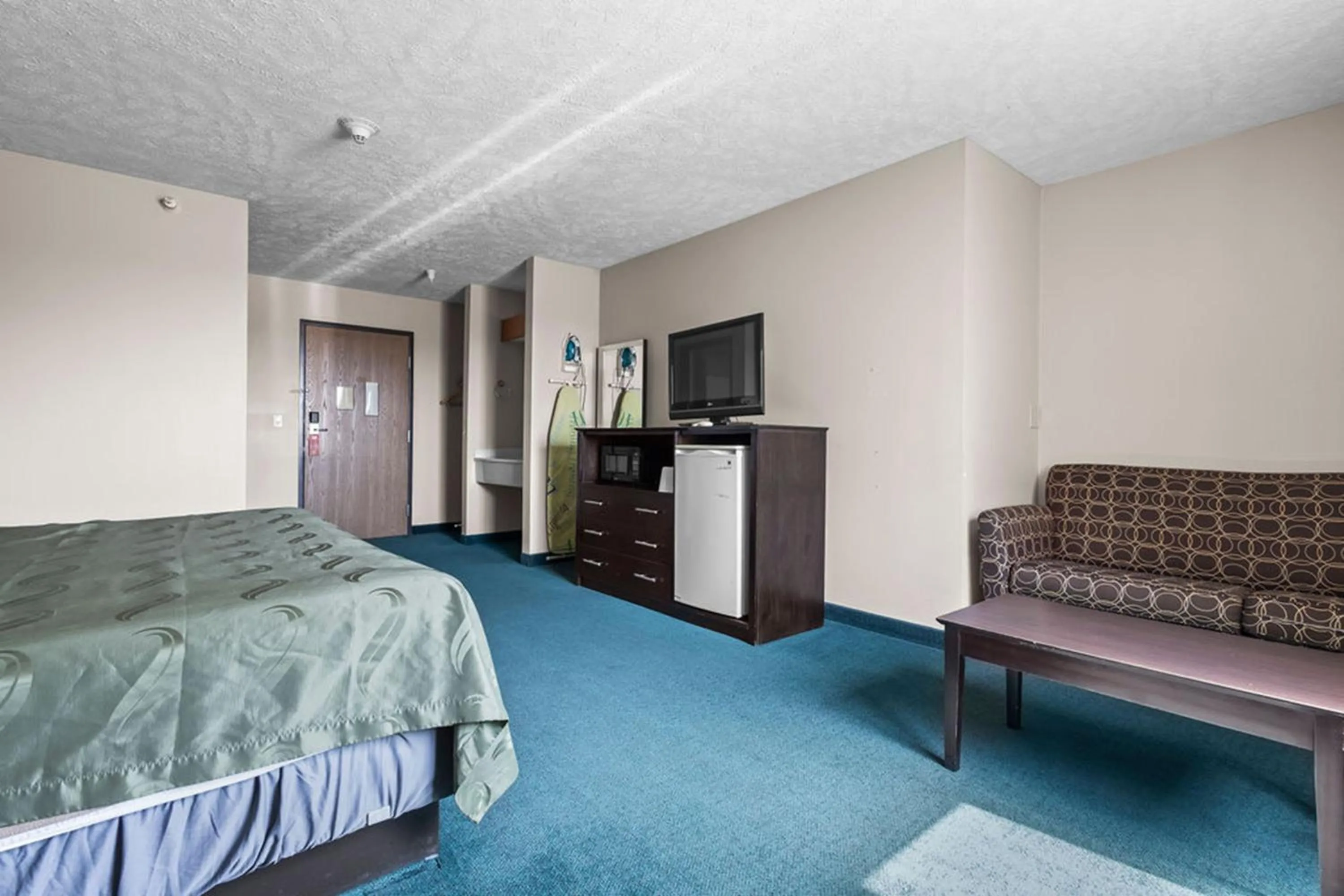 Bedroom, Bed in Burgundy Inn & Suites By OYO El Paso