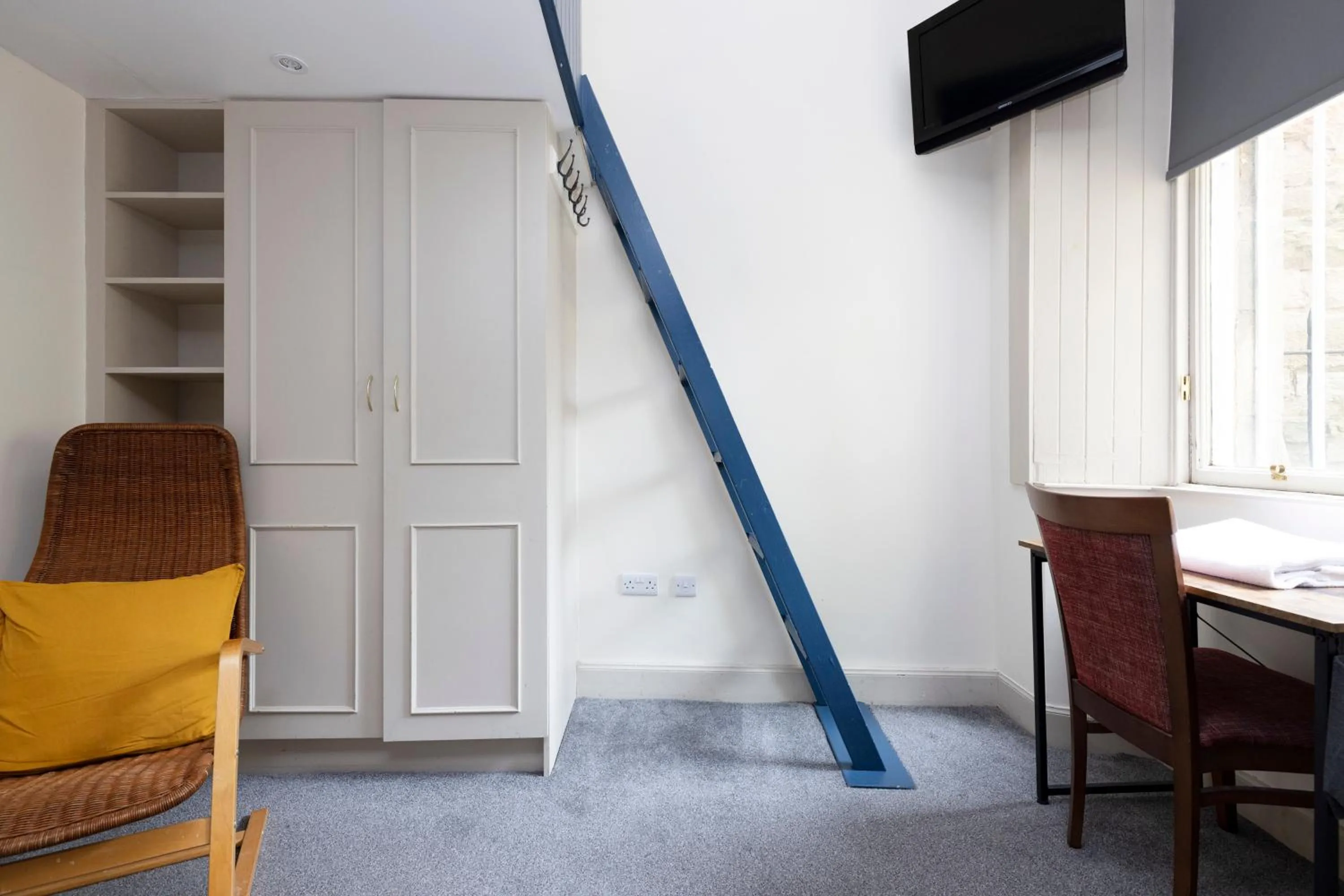 Seating area in JOIVY Haymarket