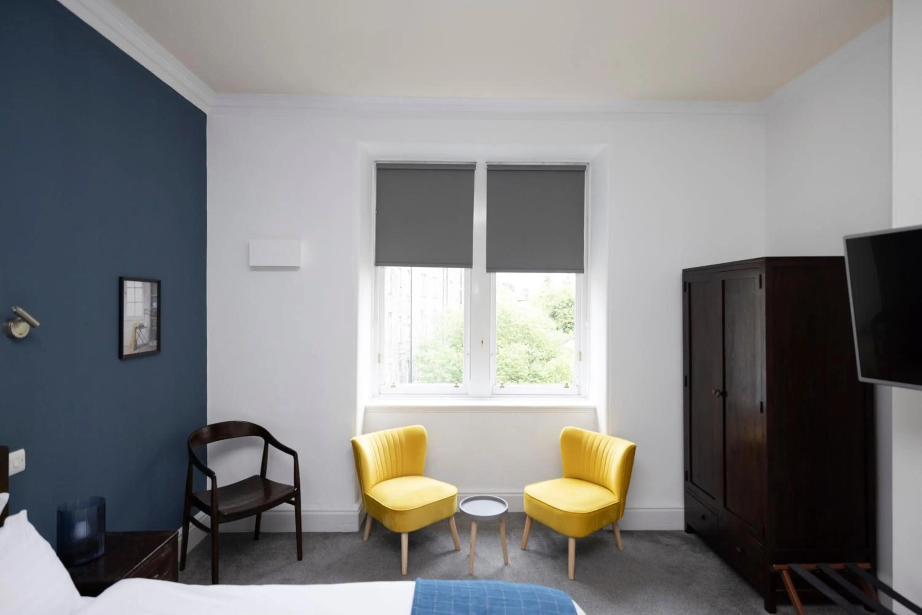 Seating area, Bed in JOIVY Haymarket