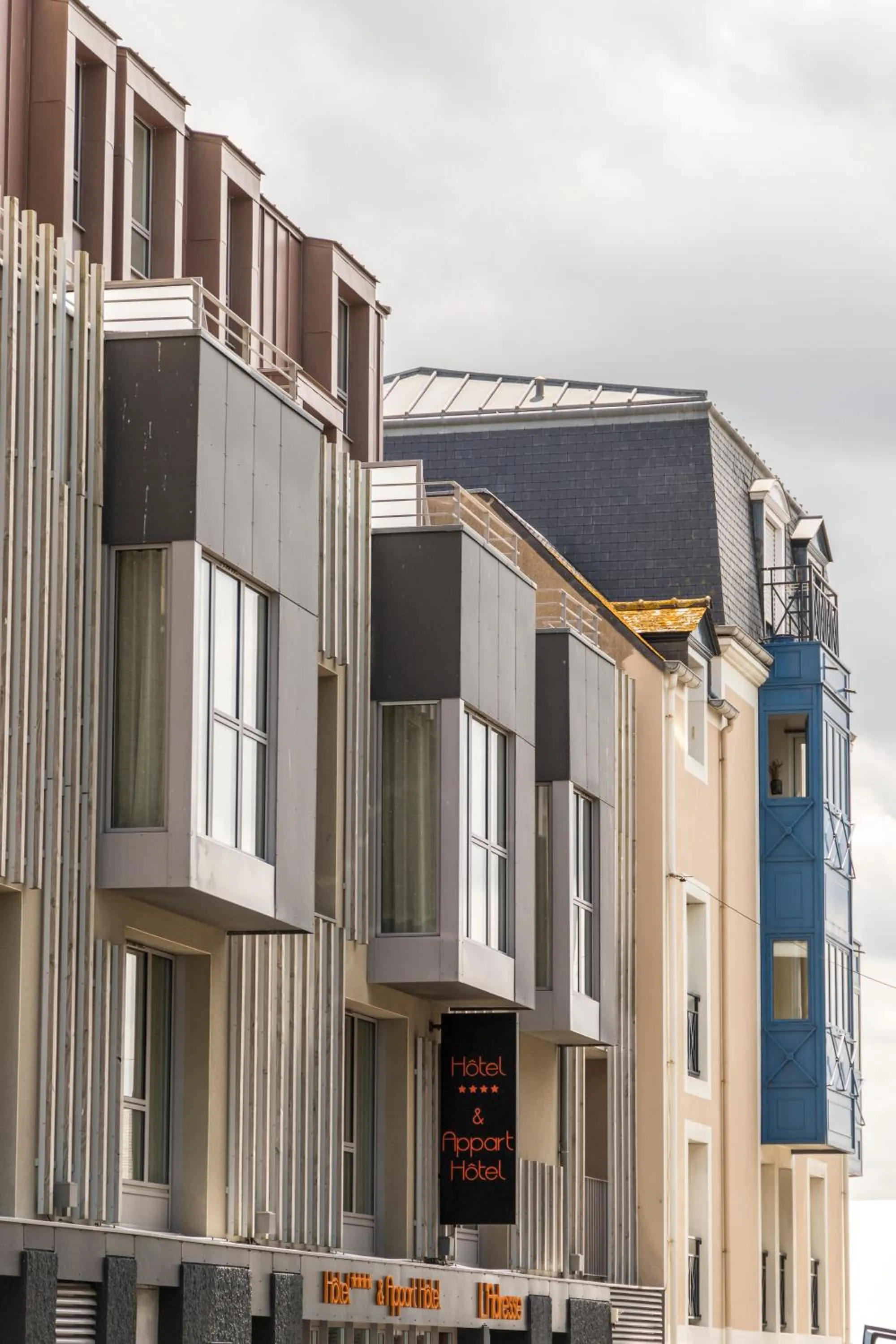 Property building in Hôtel L'Adresse - Entièrement rénové
