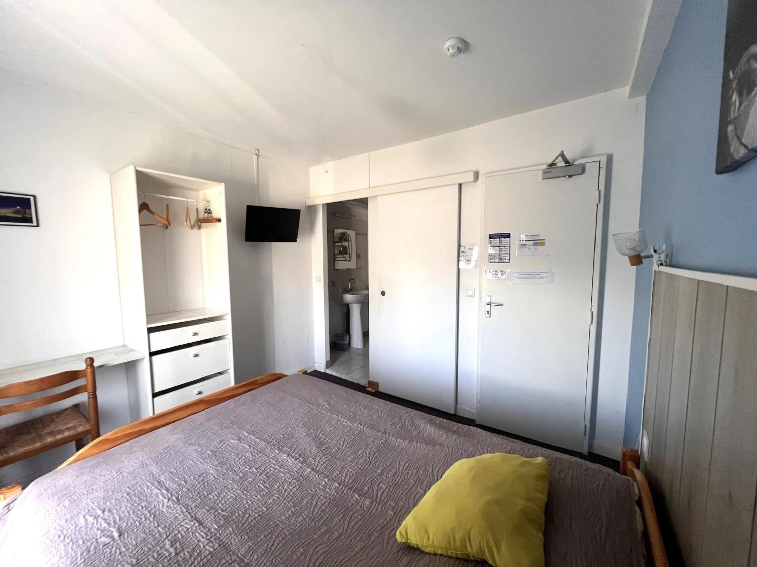 Property building, Bed in La Ferme Antoinette