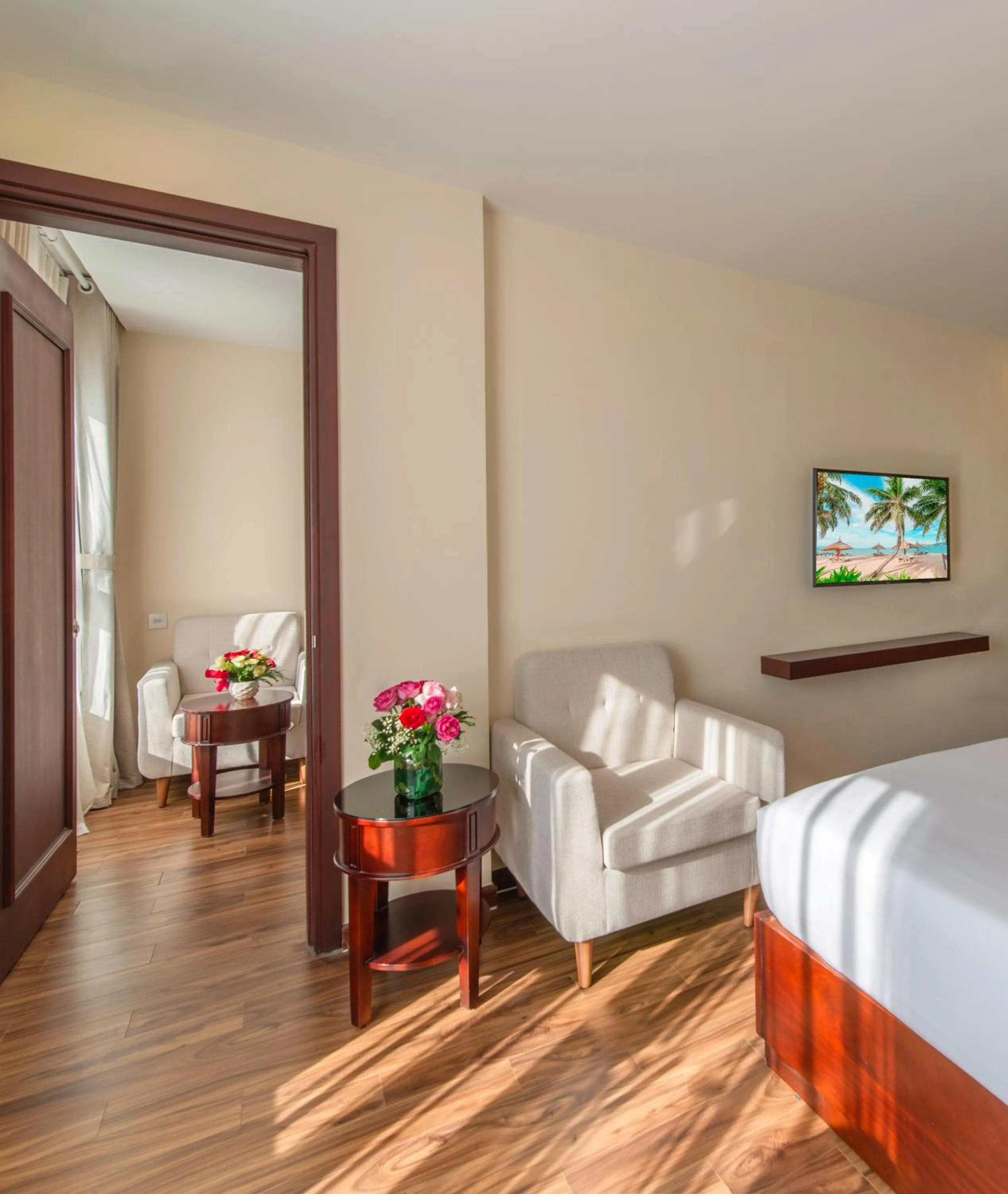 Communal lounge/ TV room, Bed in Florida Hotel