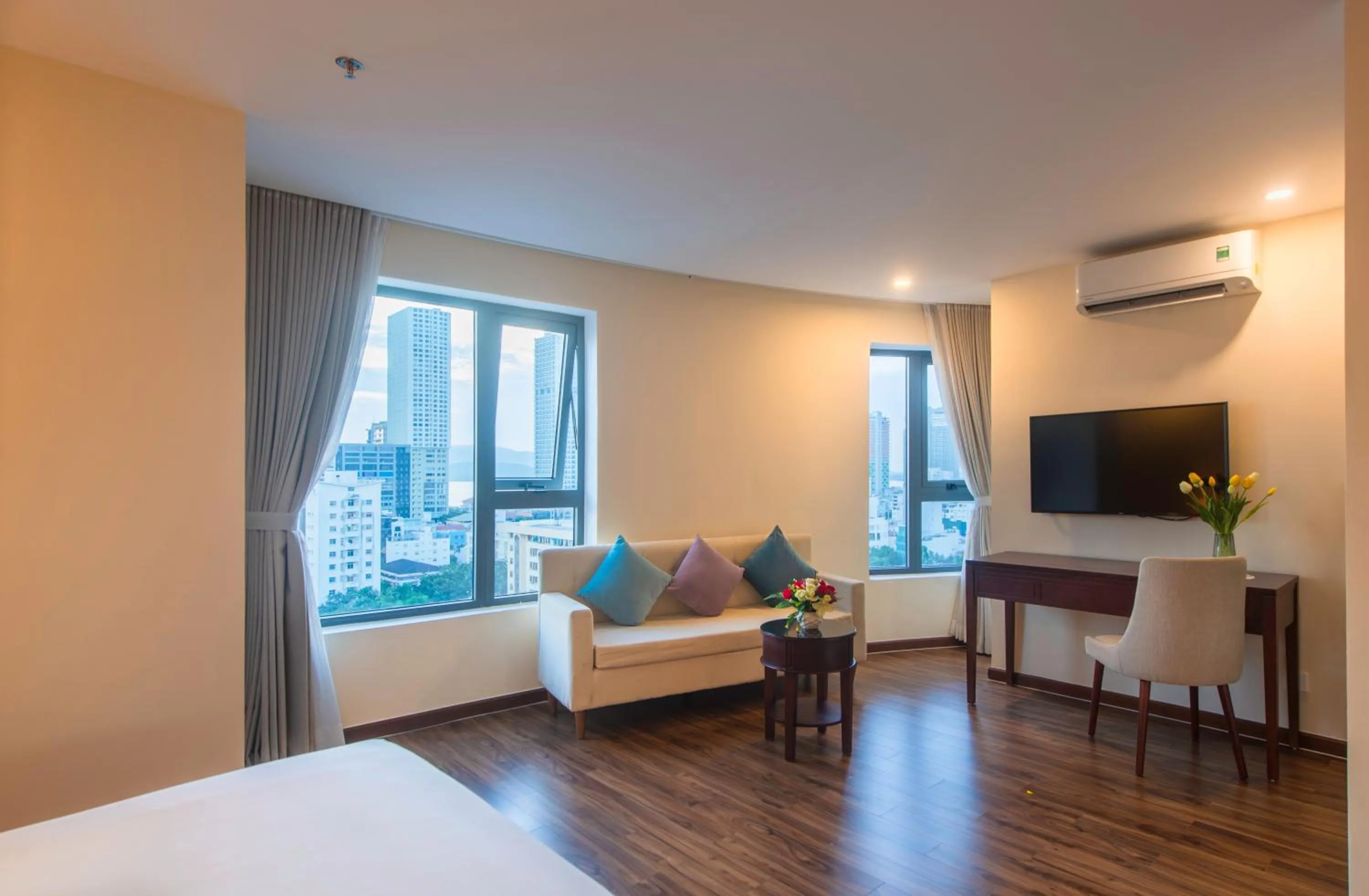 Communal lounge/ TV room, Bed in Florida Hotel