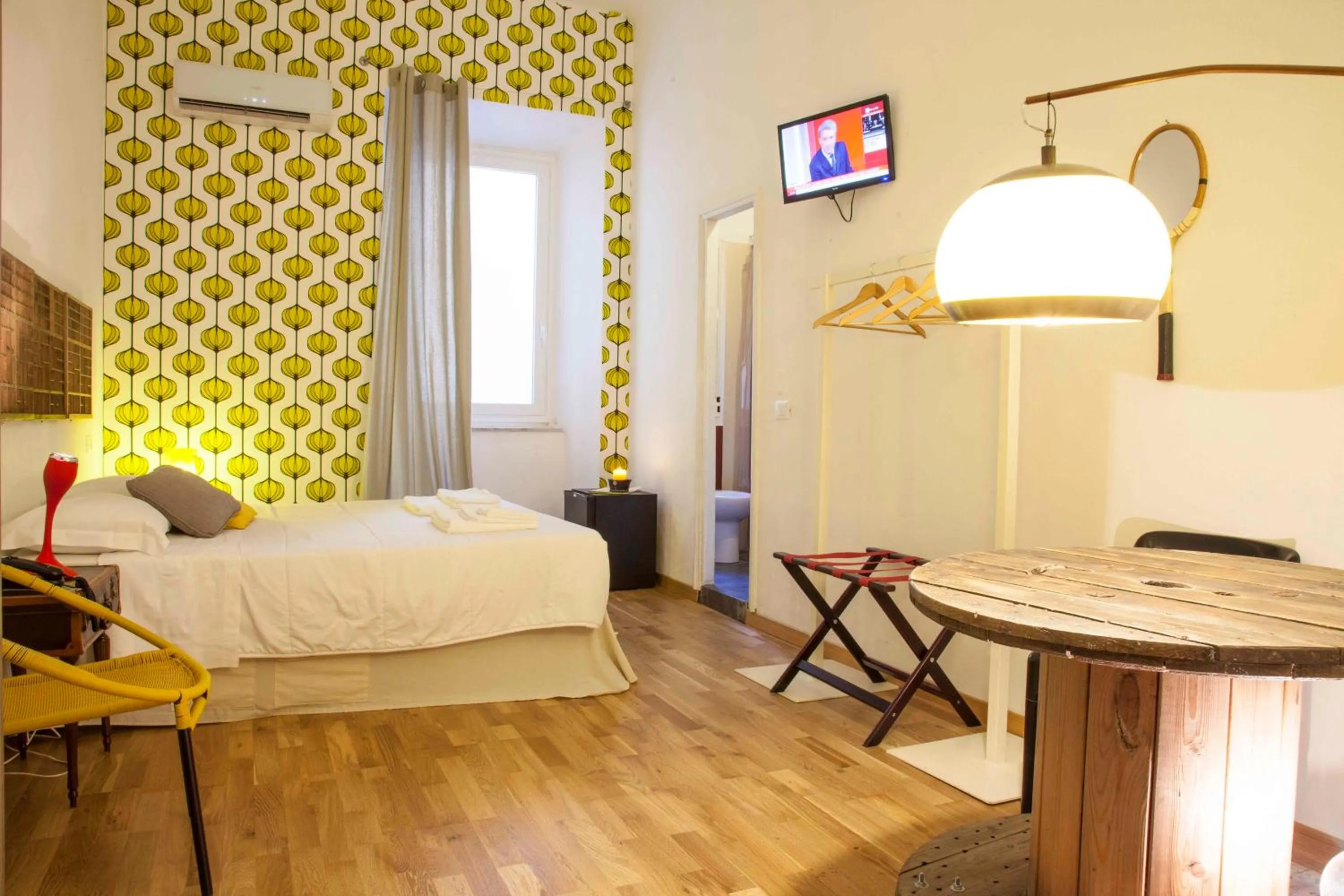 Photo of the whole room, Bed in Albergo delle Spezie