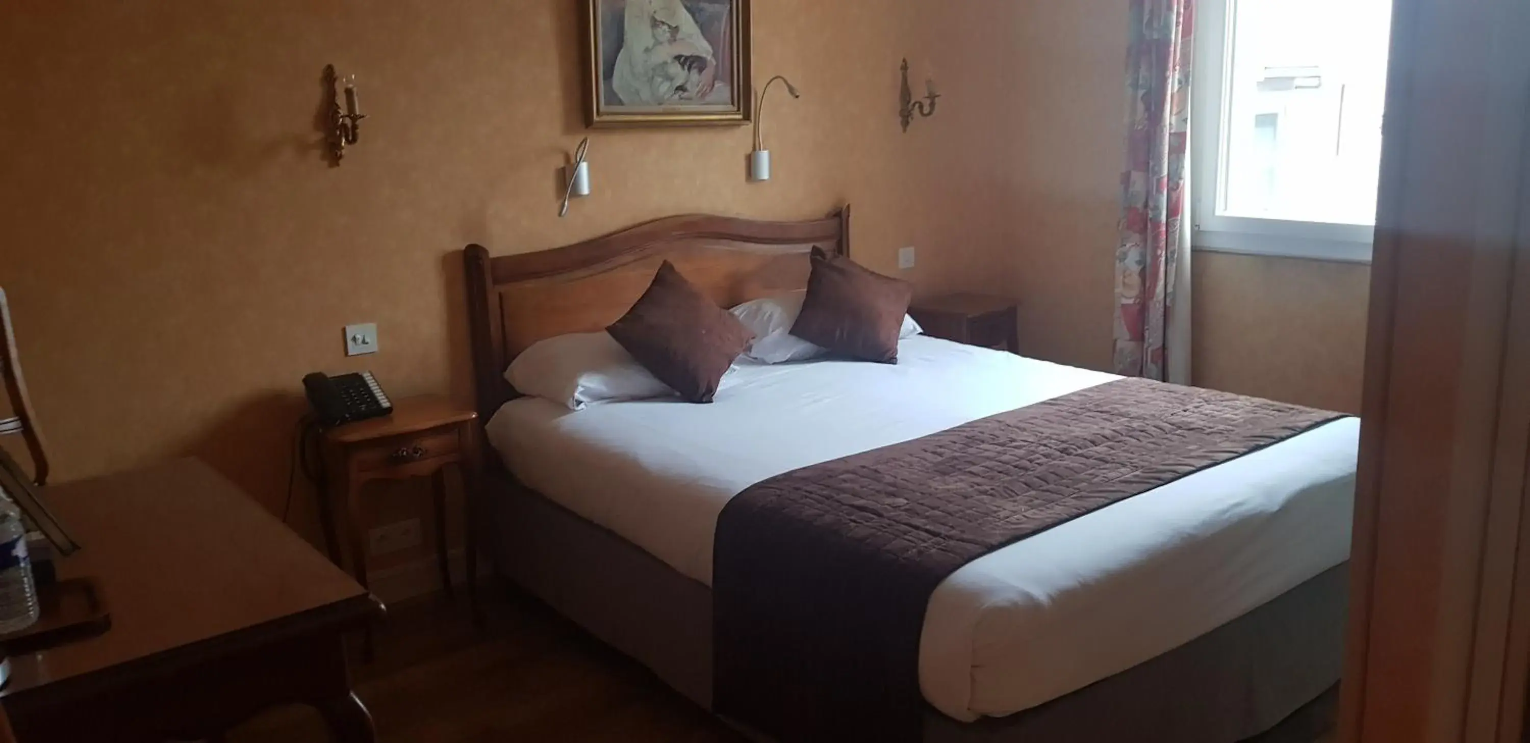 Standard Double or Twin Room in LOGIS HOTEL - Le Relais Saint Vincent Standard Double or Twin Room in LOGIS HOTEL - Le Relais Saint Vincent