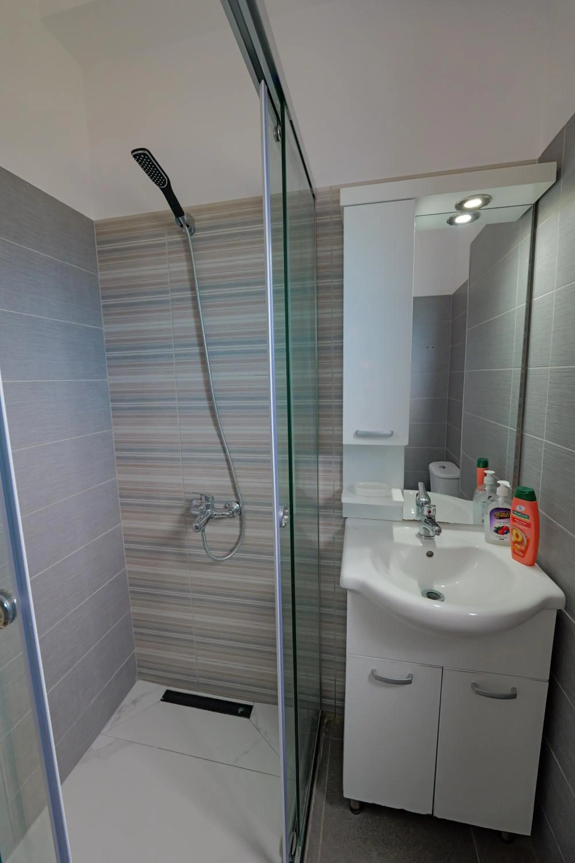 Bathroom in Hotel Esmerald Ksamil