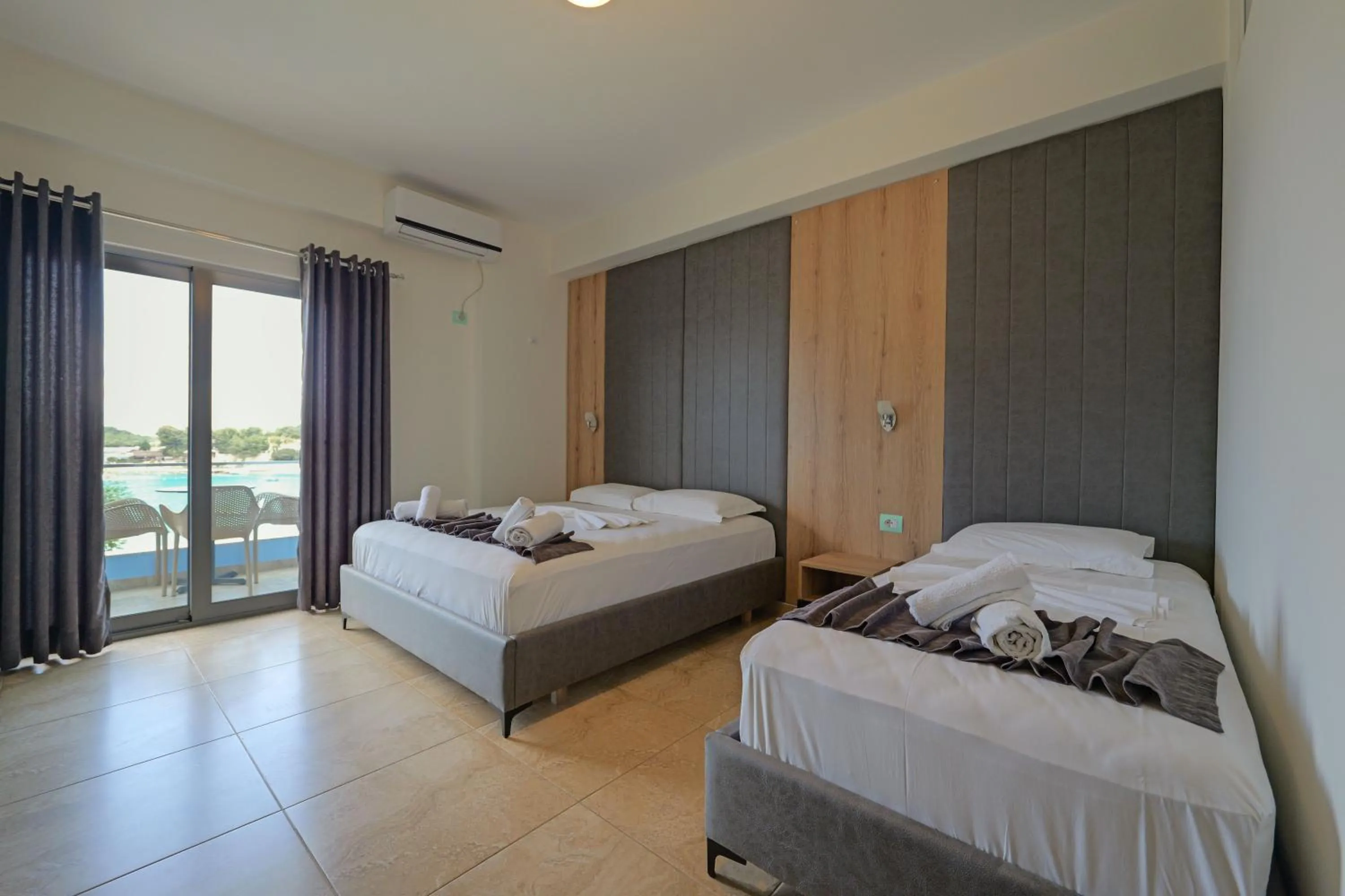 Bedroom, Bed in Hotel Esmerald Ksamil