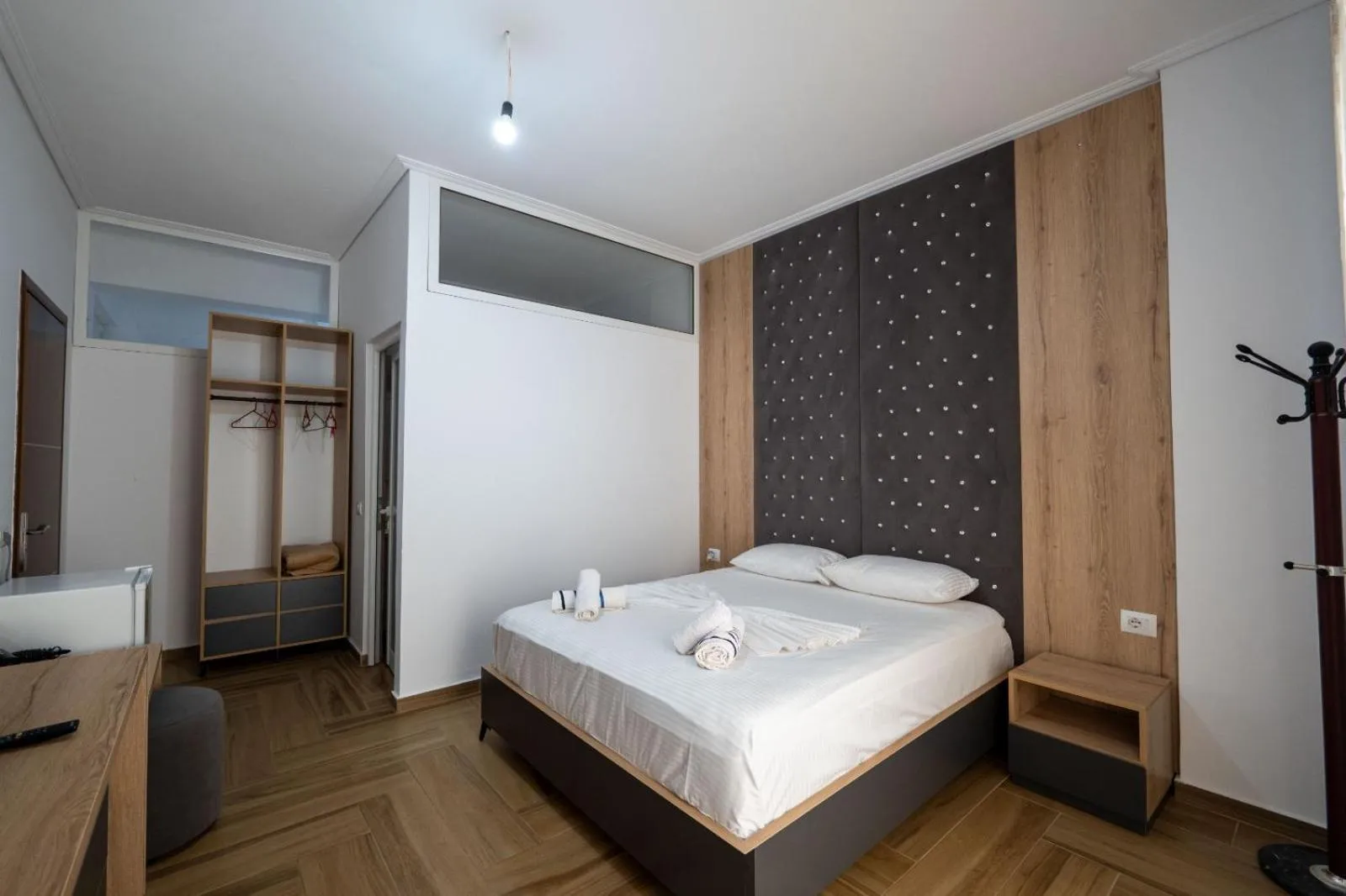 Photo of the whole room, Bed in Hotel Esmerald Ksamil