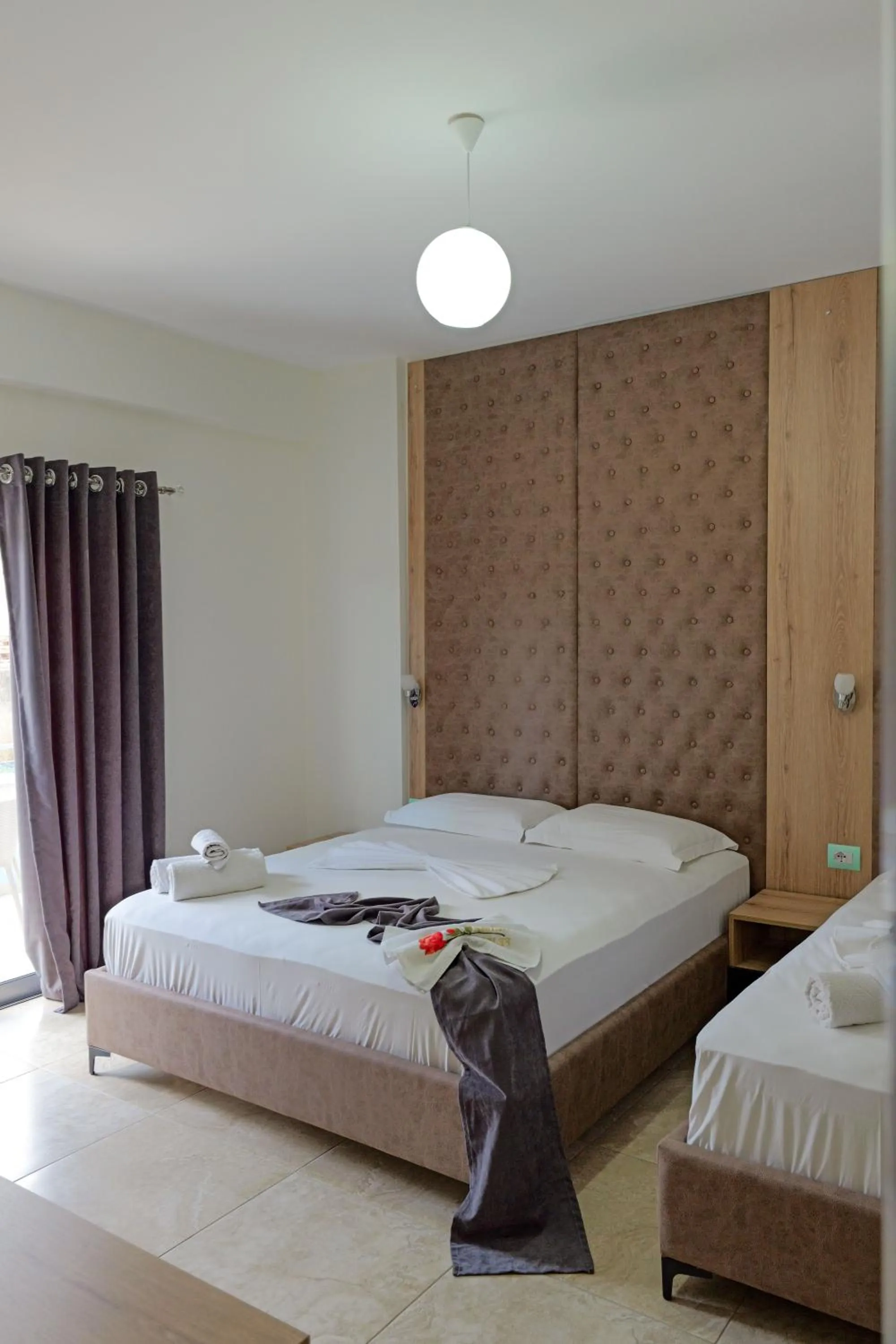 Bed in Hotel Esmerald Ksamil