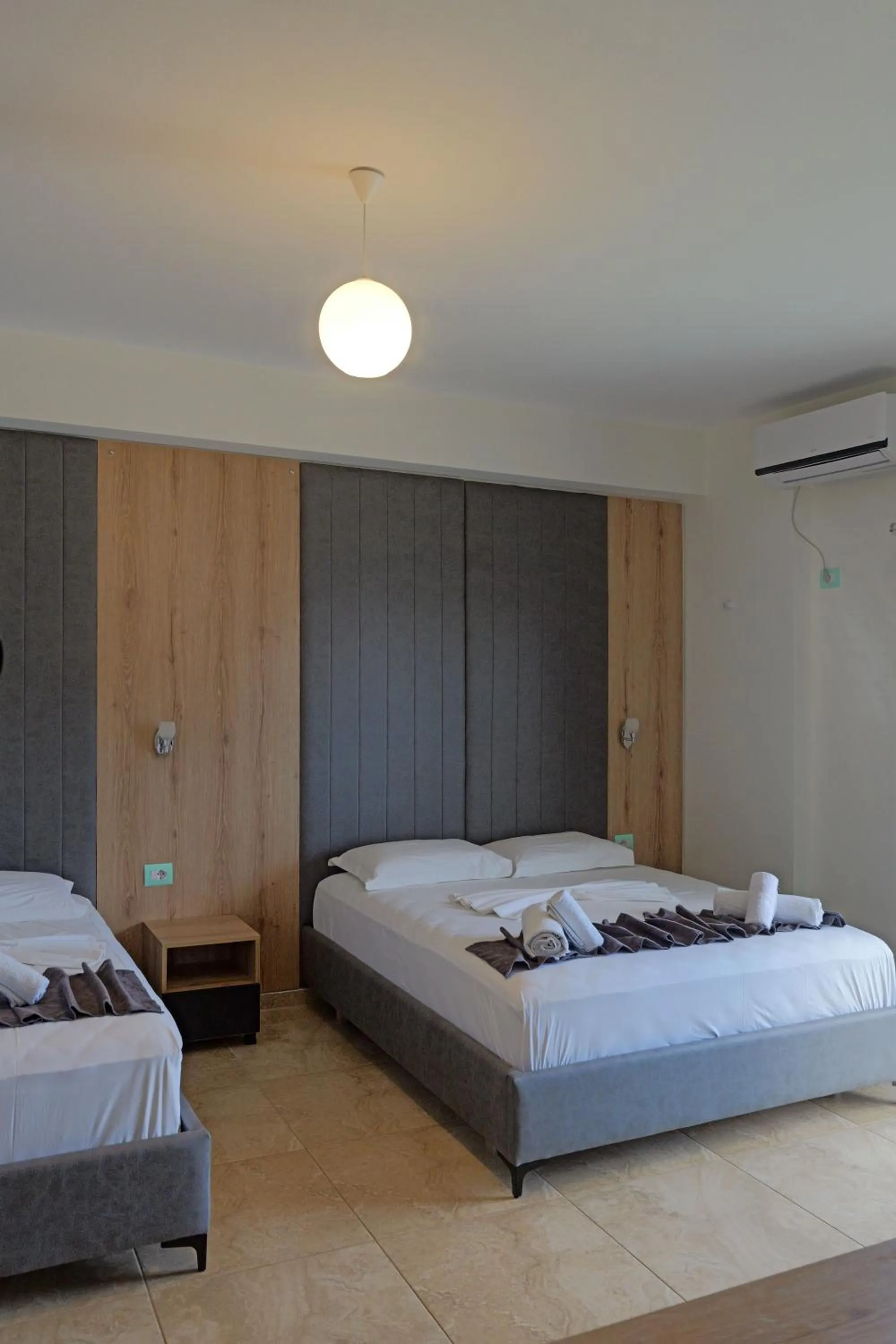 Bed in Hotel Esmerald Ksamil