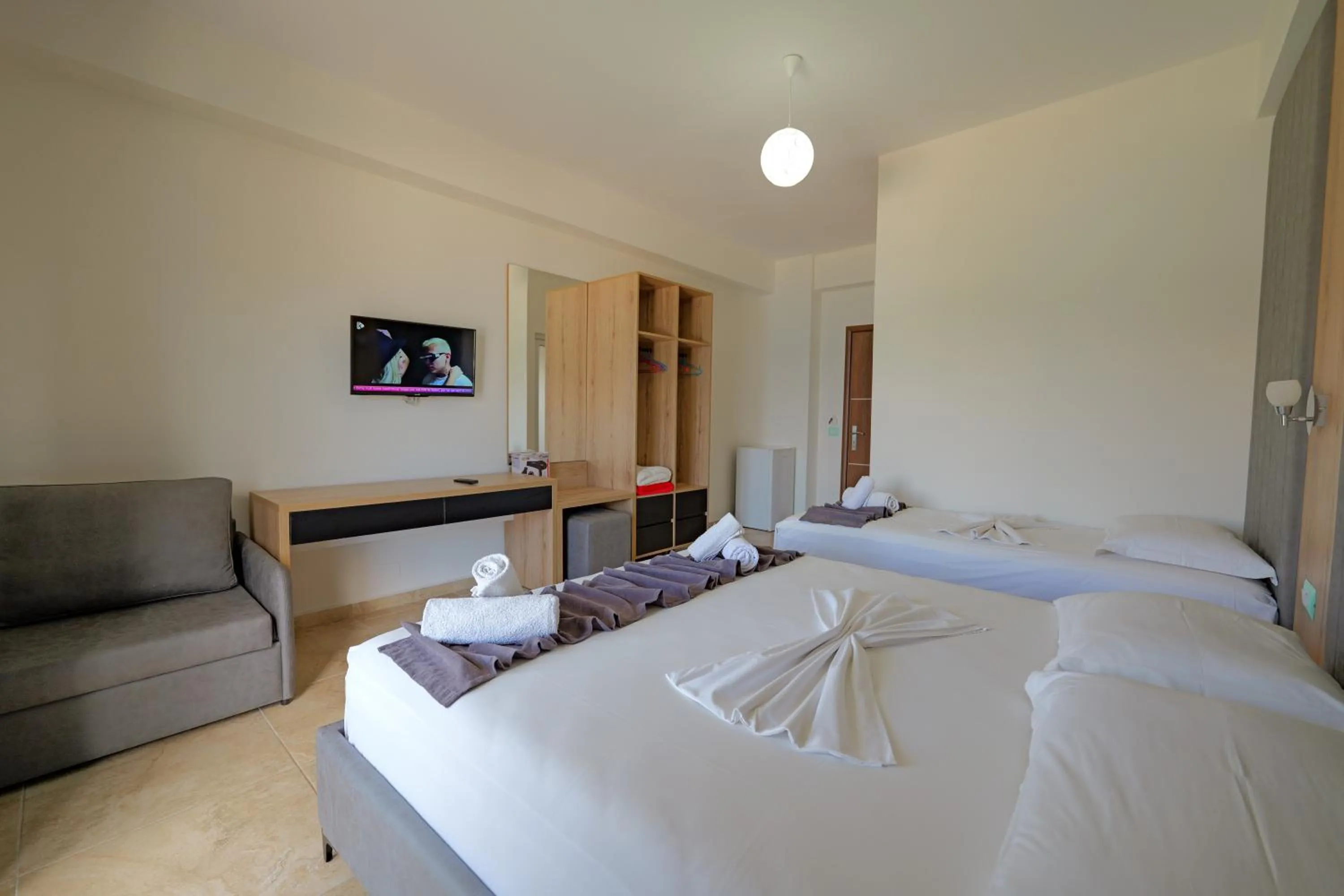 Bed in Hotel Esmerald Ksamil