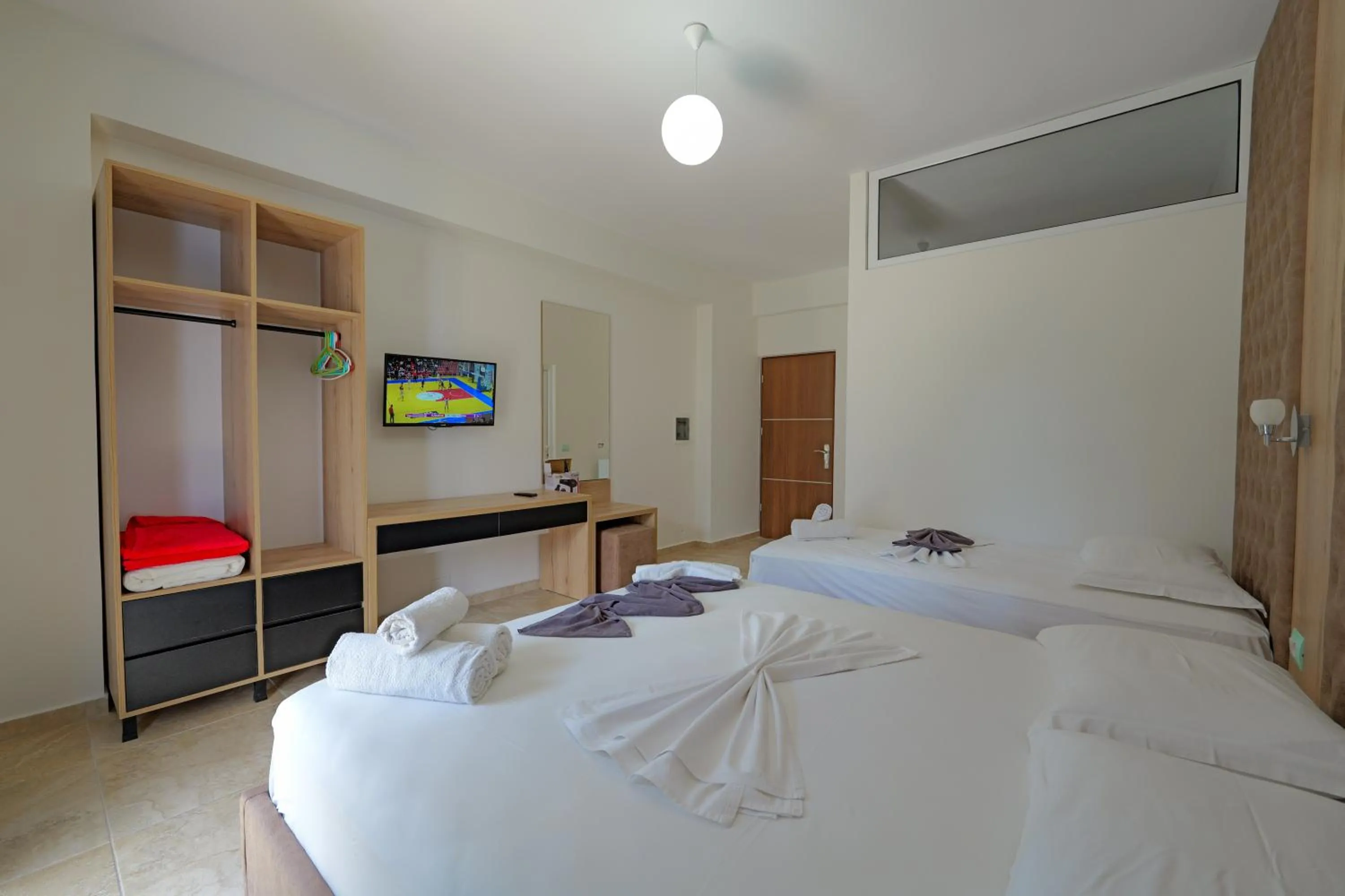 Bed in Hotel Esmerald Ksamil