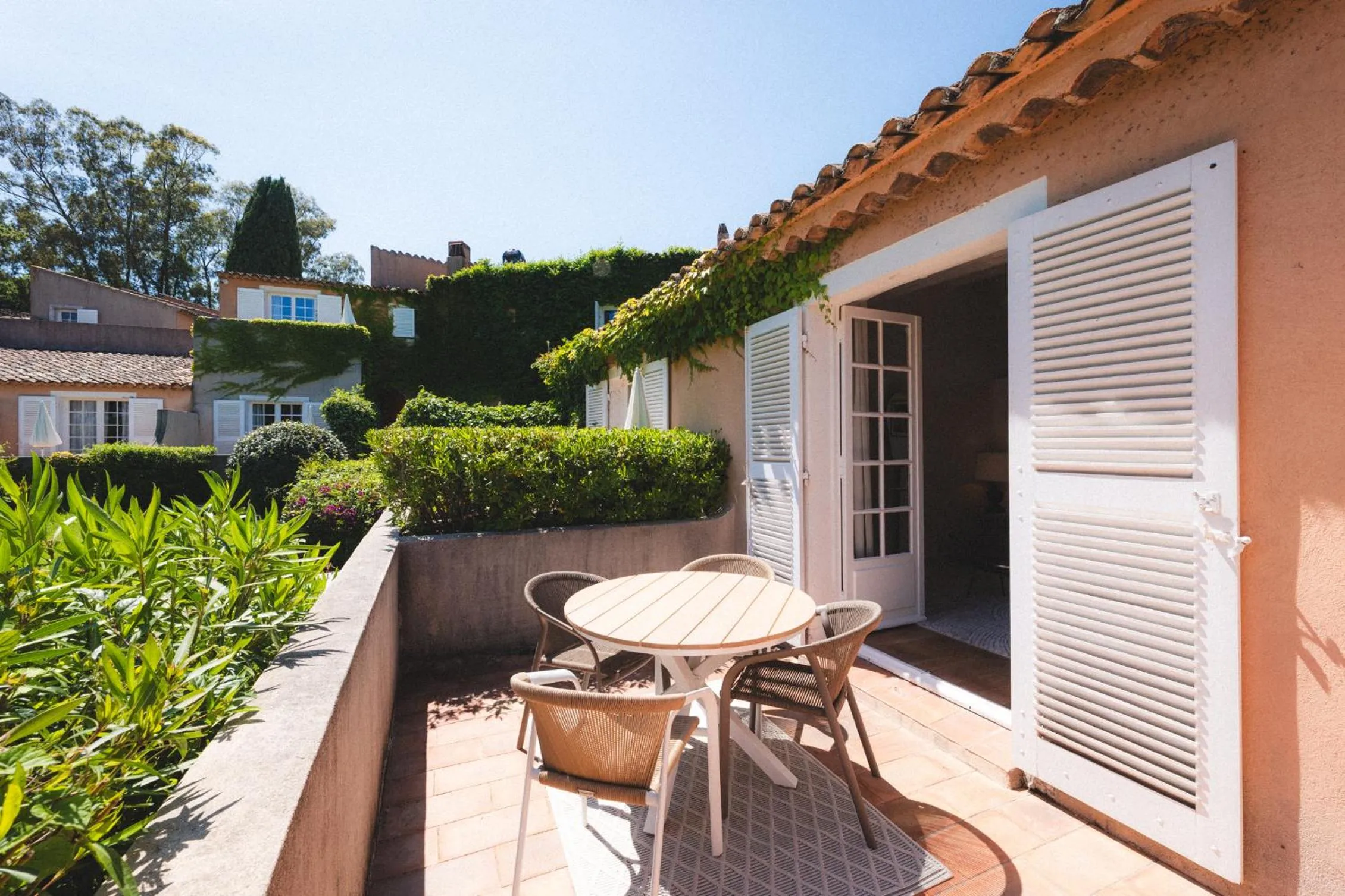 Patio in Hôtel La Mandarine