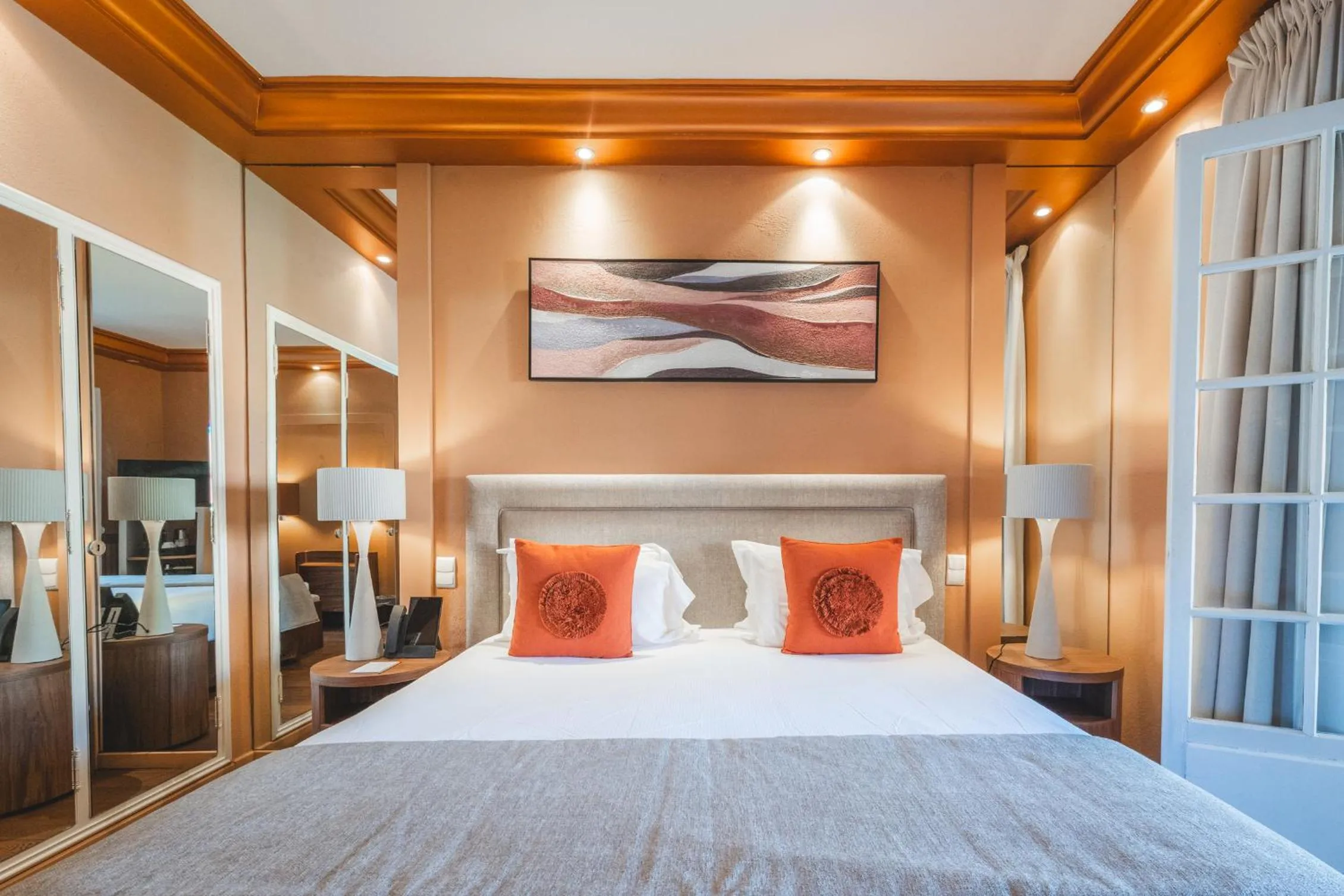 Bedroom, Bed in Hôtel La Mandarine