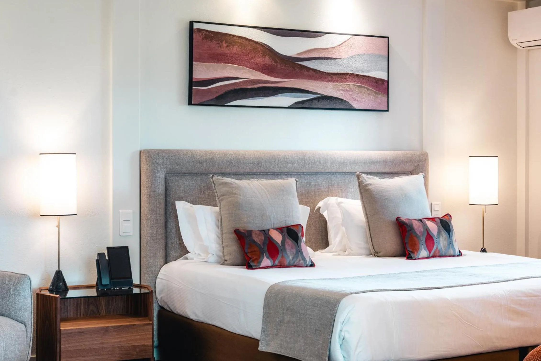 Bedroom, Bed in Hôtel La Mandarine