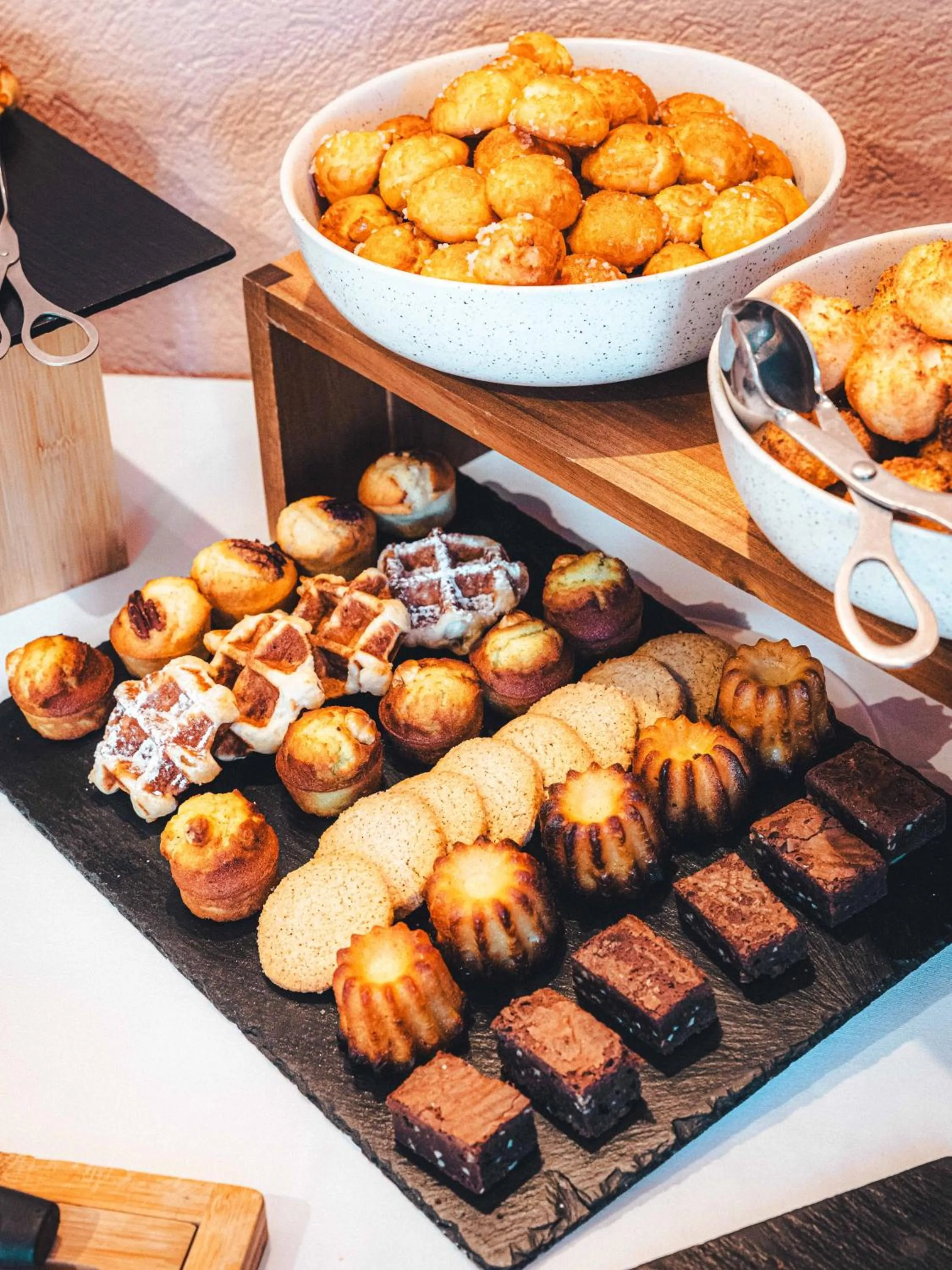 Buffet breakfast in Hôtel La Mandarine