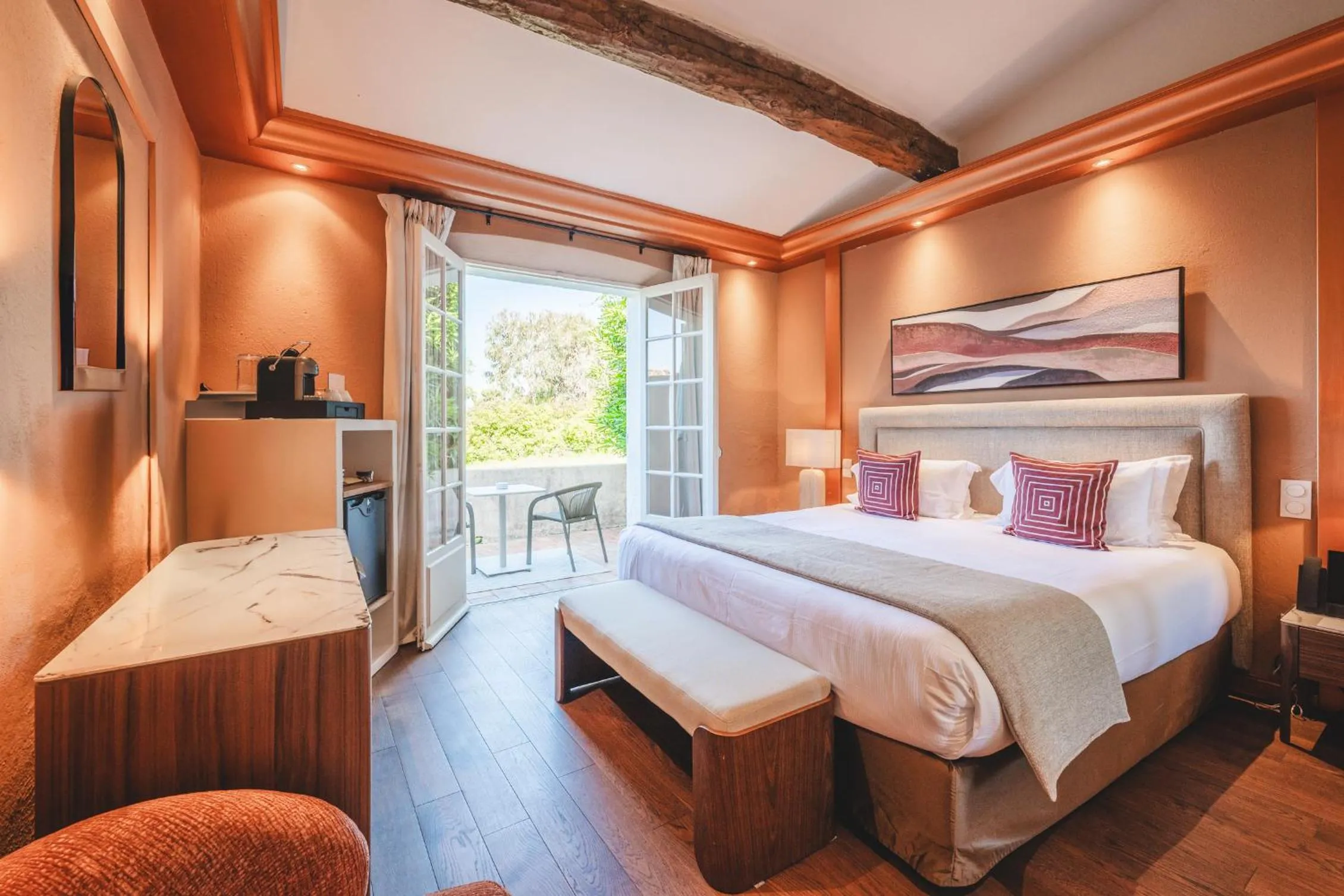 Bedroom, Bed in Hôtel La Mandarine