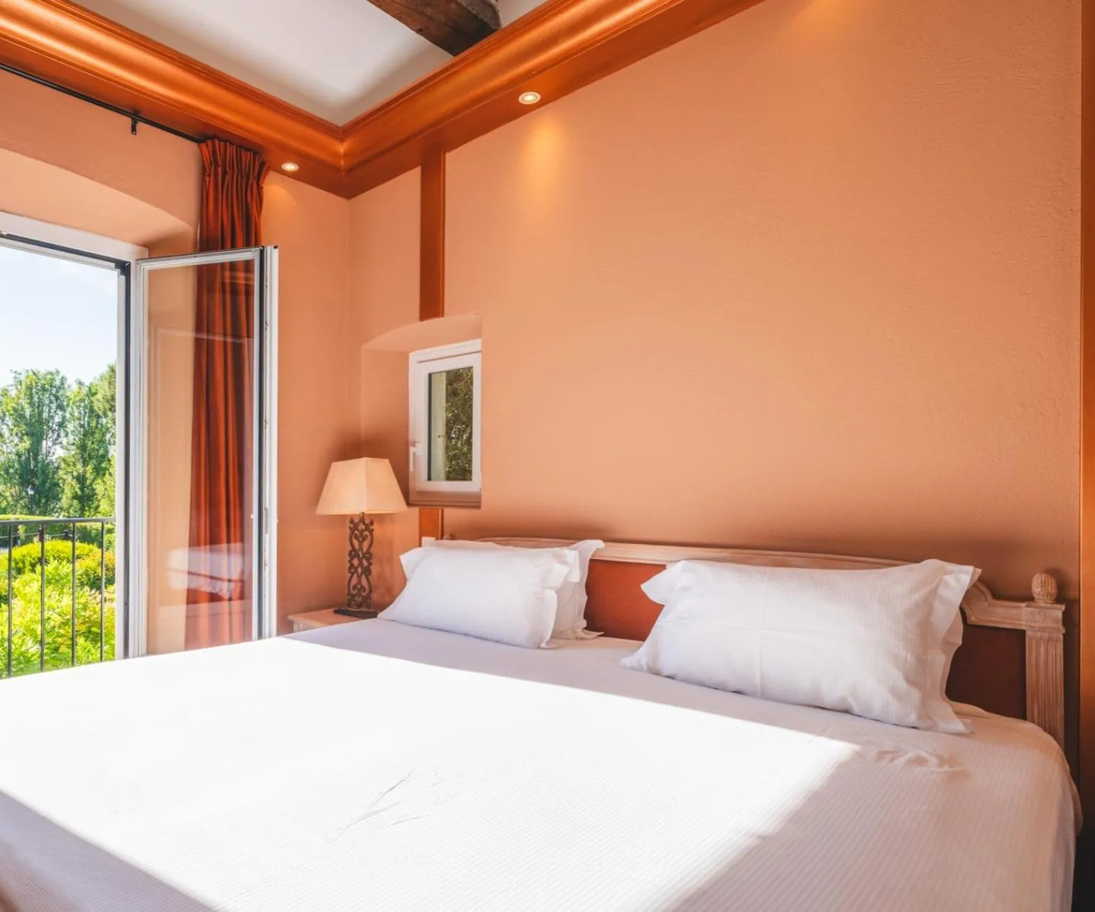 Bedroom, Bed in Hôtel La Mandarine