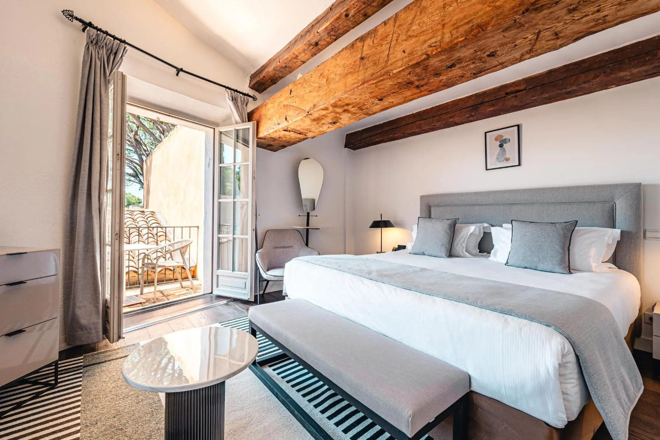 Bedroom, Bed in Hôtel La Mandarine