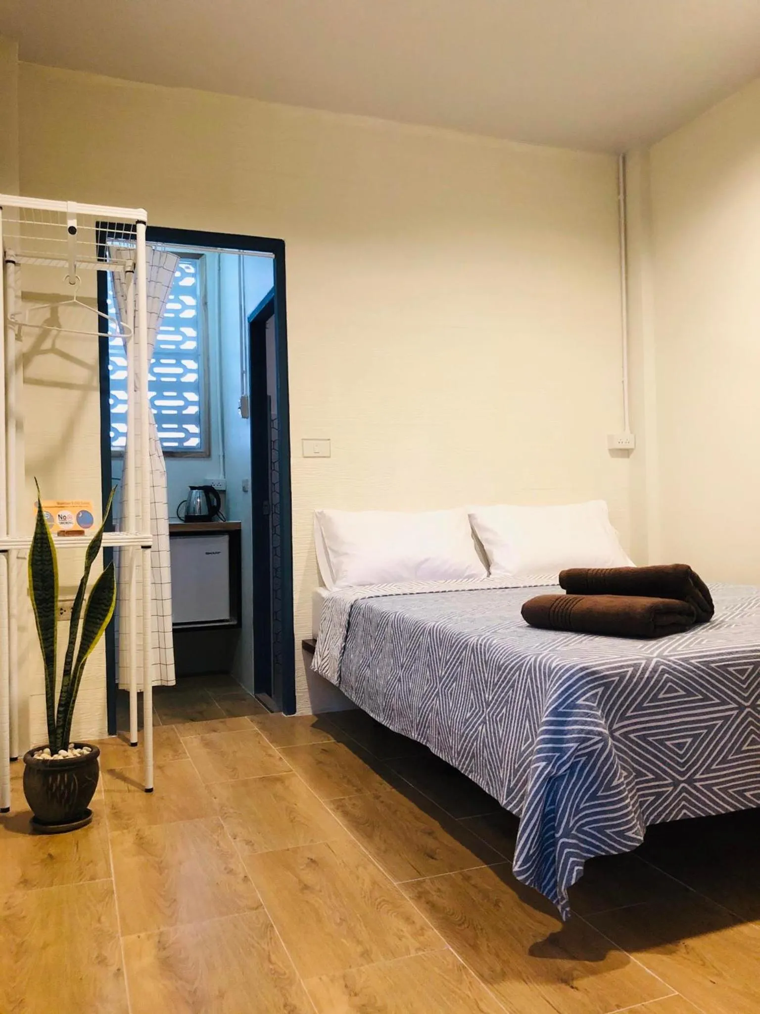 Bedroom, Bed in Number 4 Old Town