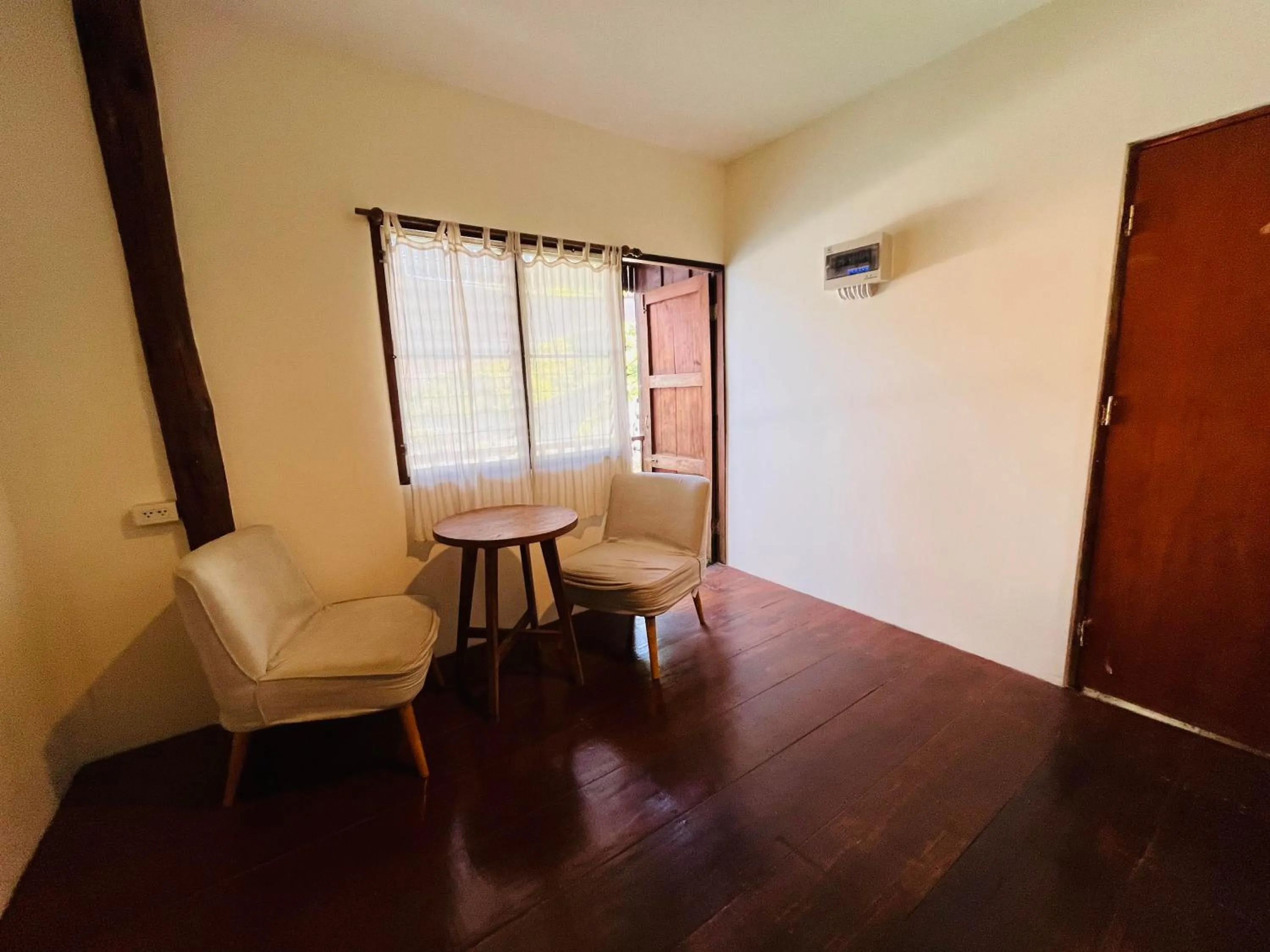 Dining area in Number 4 Old Town