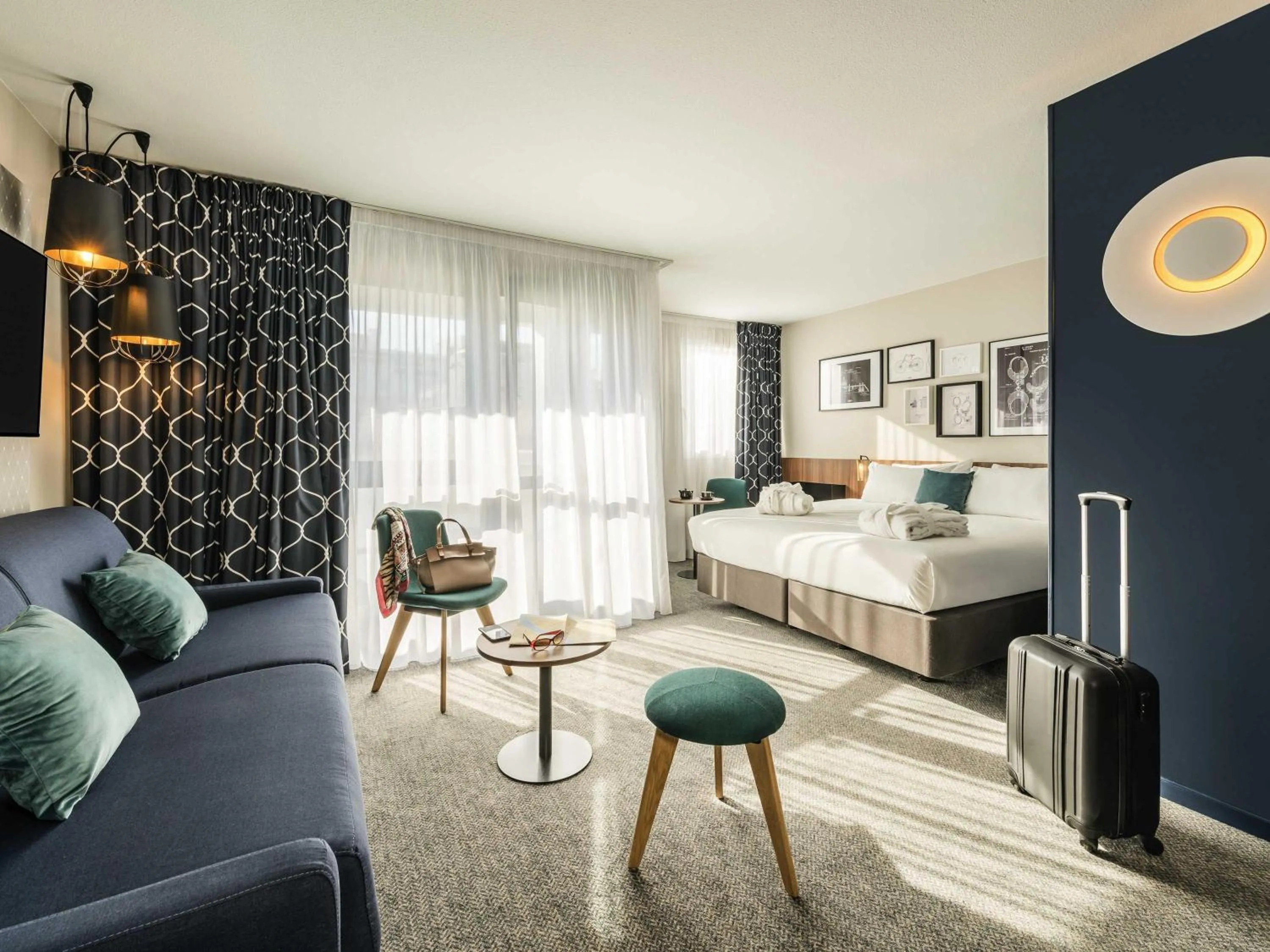 Bedroom, Bed in Mercure Paris Montparnasse Pasteur