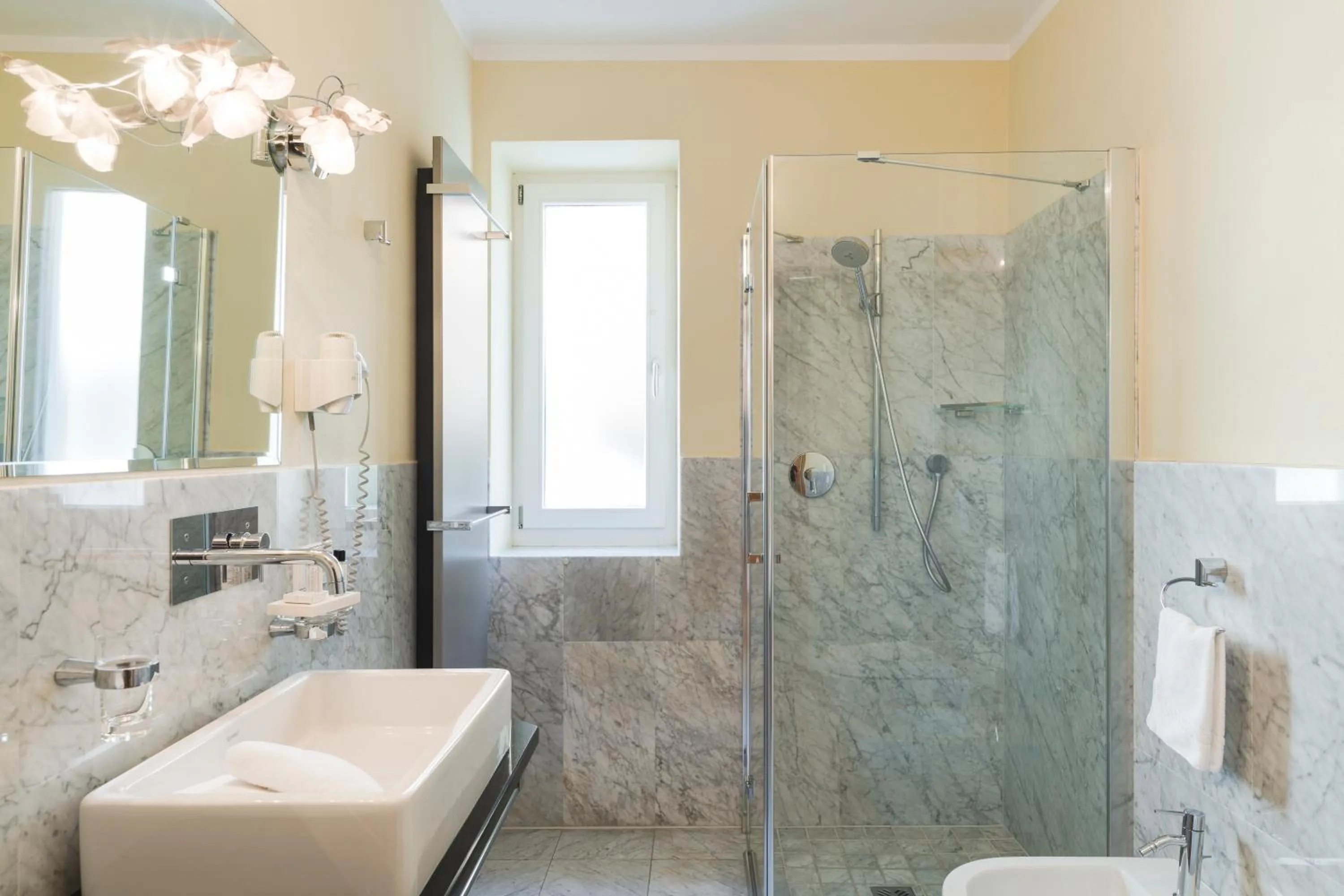 Shower in Hotel Residence Pernhof