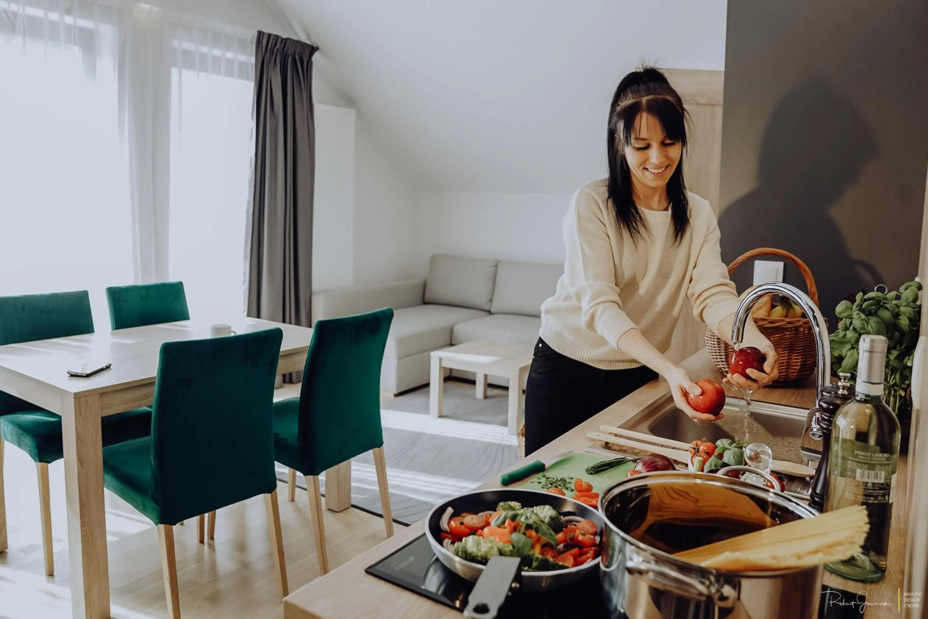 Kitchen or kitchenette in Green Apartments