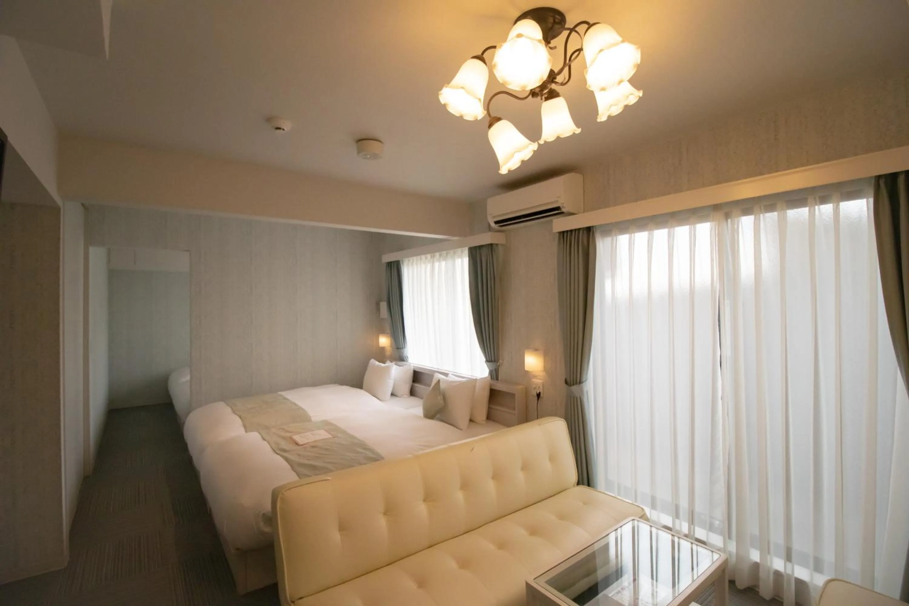 Photo of the whole room, Bed in Framboise KYOTO Hotel de charme