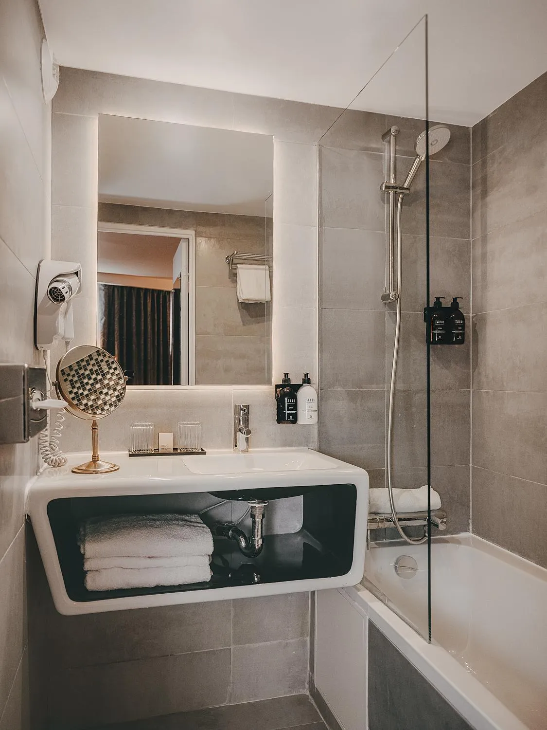 Bathroom in Hôtel Belloy