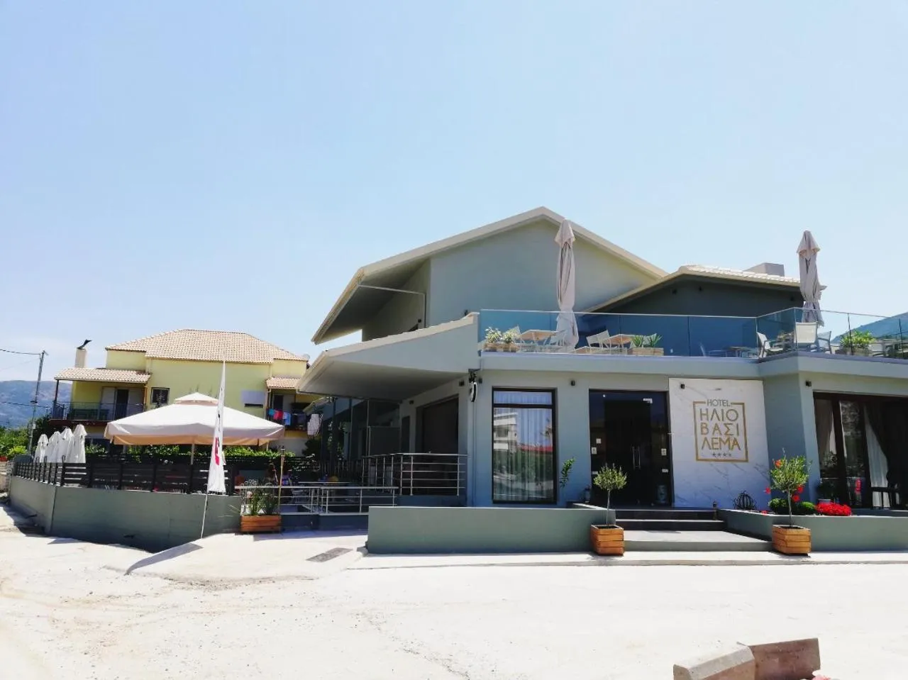 Facade/entrance in Sunset