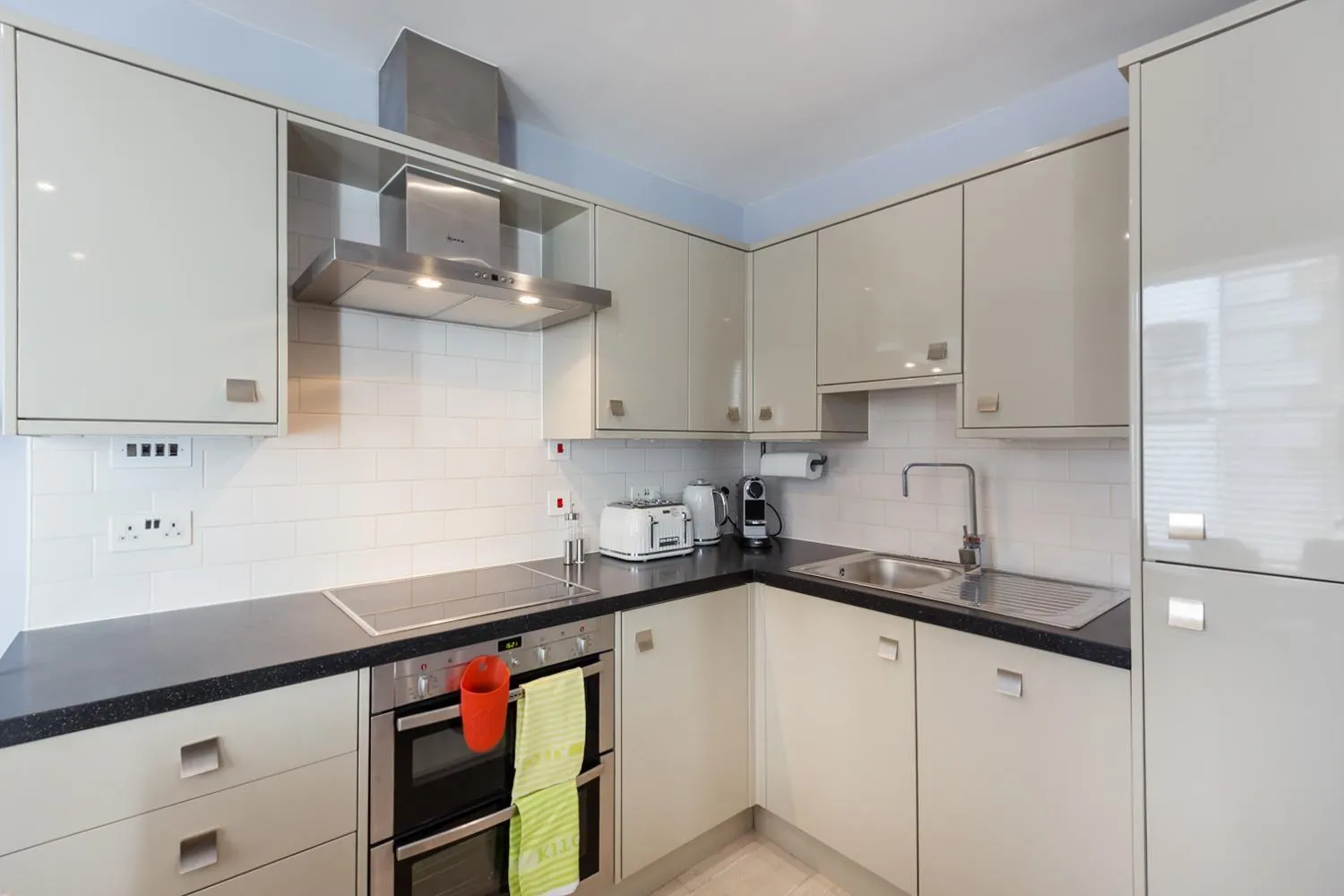 Kitchen or kitchenette in Prime Apartments in Covent Garden