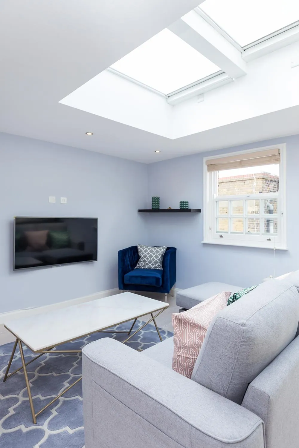 Communal lounge/ TV room in Prime Apartments in Covent Garden