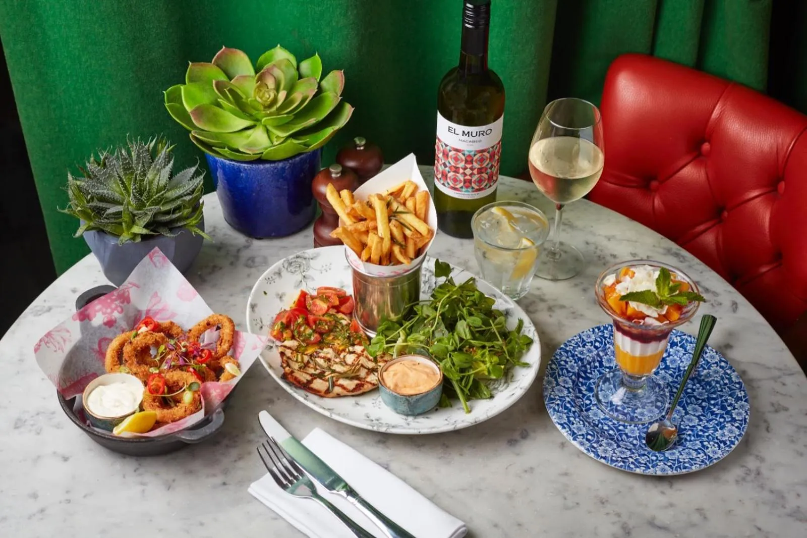 Restaurant/places to eat in Prime Apartments in Covent Garden