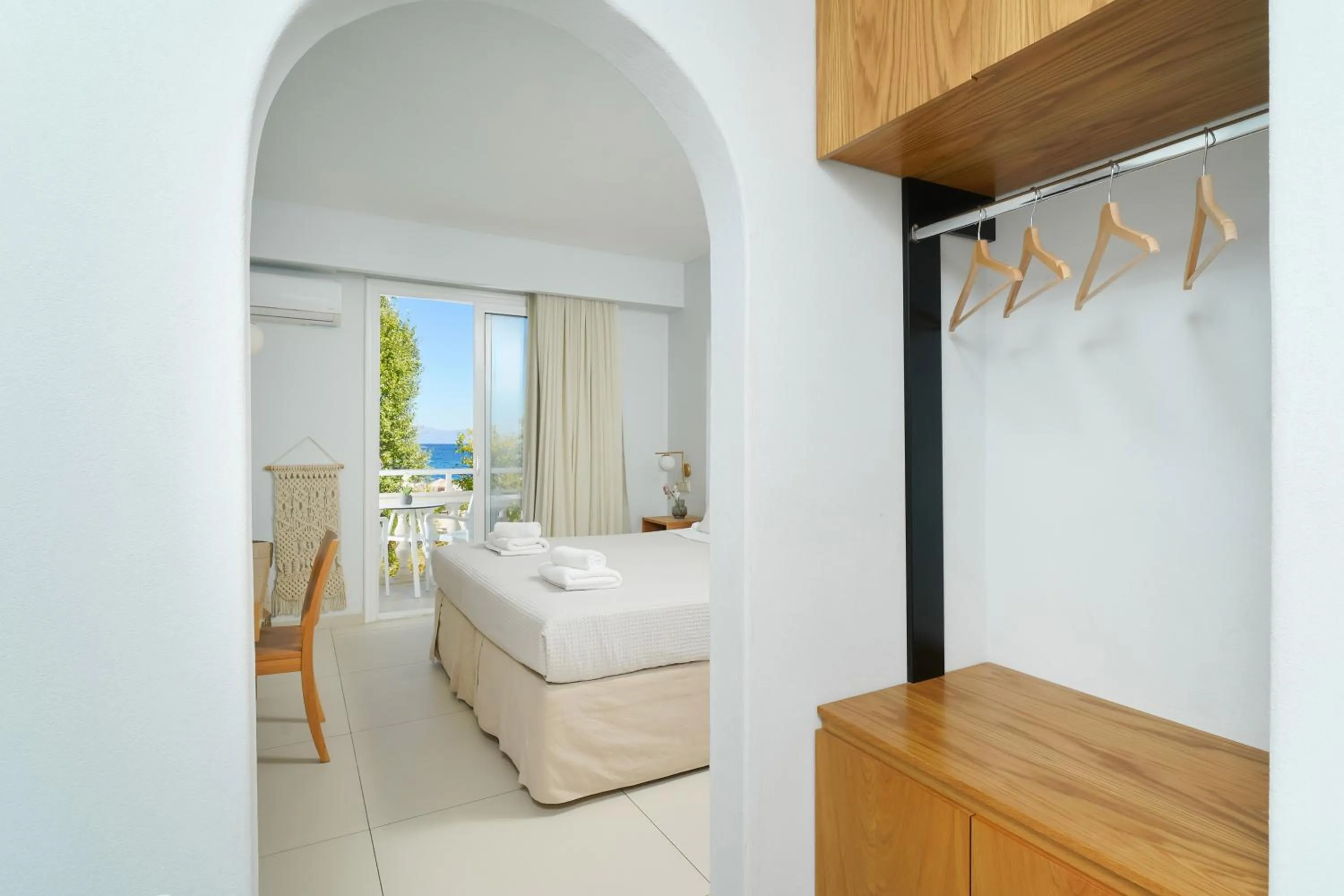 Photo of the whole room, Bed in Elektra Comfort Hotel by Del Mare