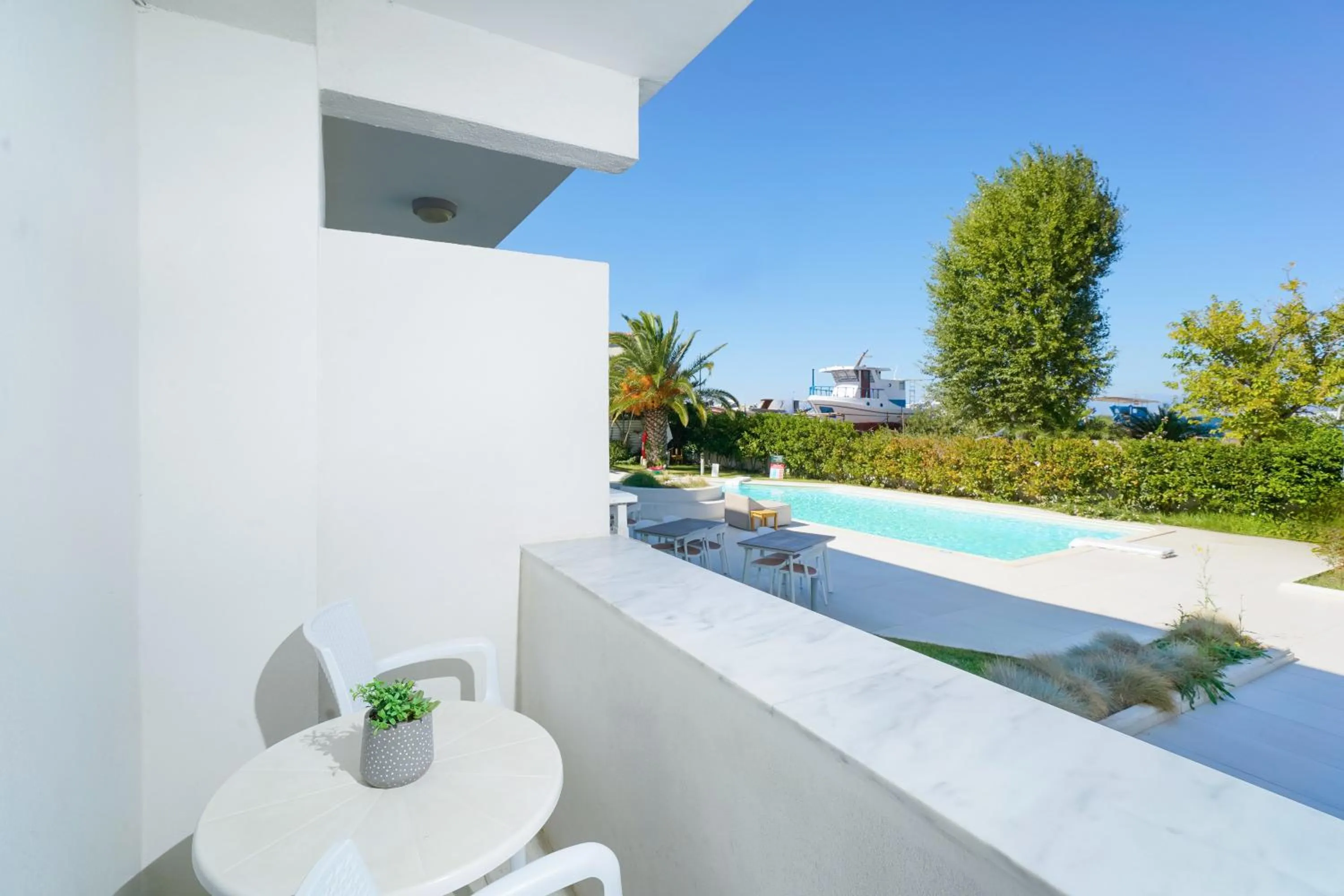 Pool view in Elektra Comfort Hotel by Del Mare