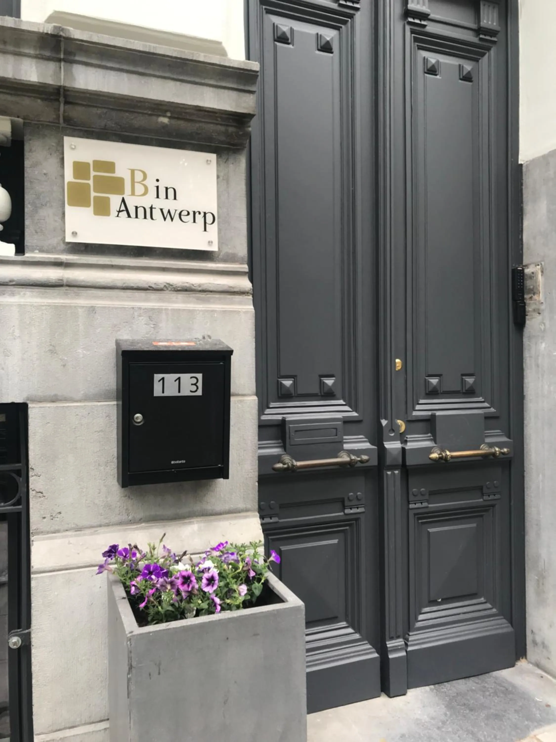 Property logo or sign in B in Antwerp