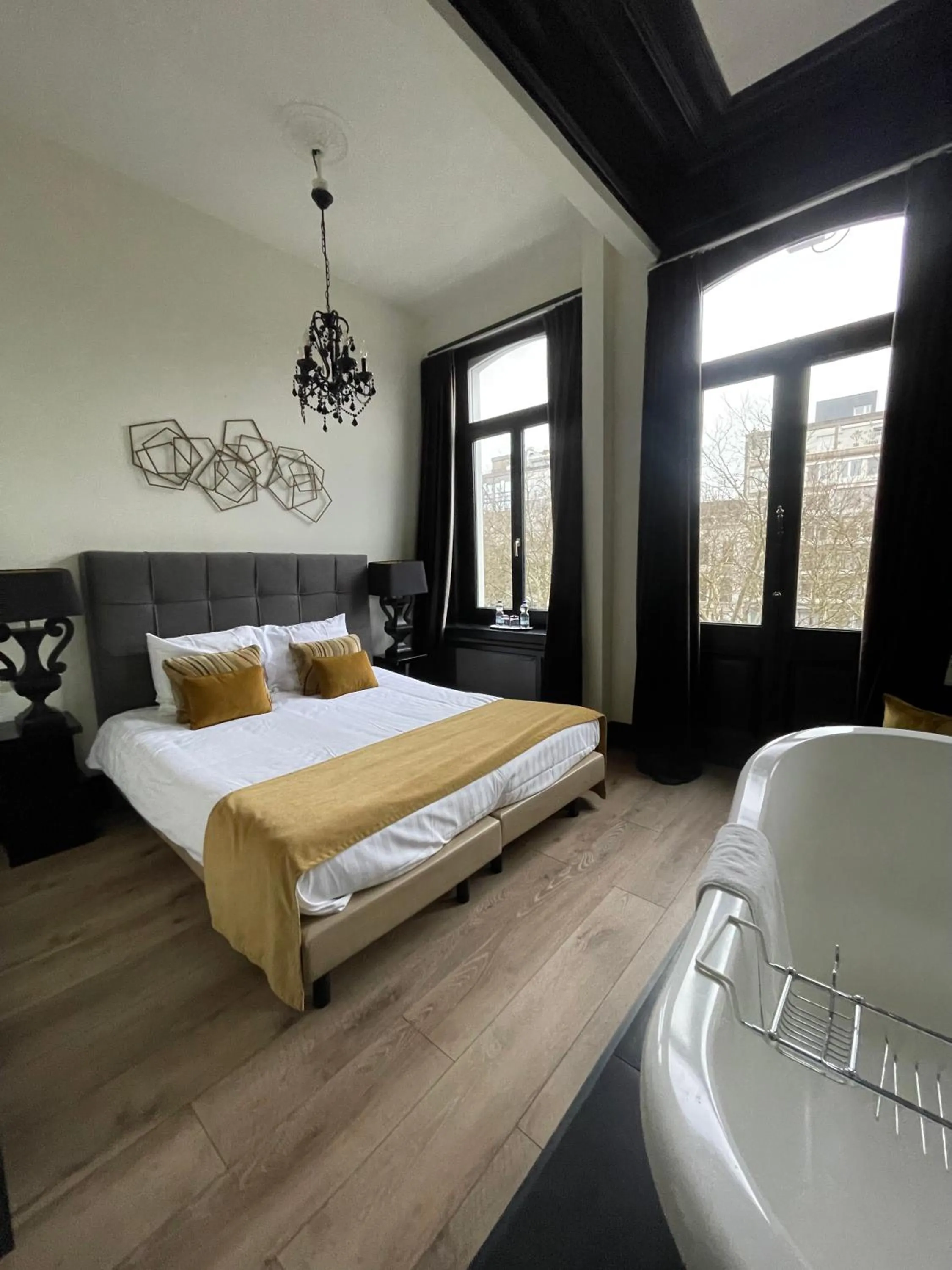 Photo of the whole room, Bed in B in Antwerp