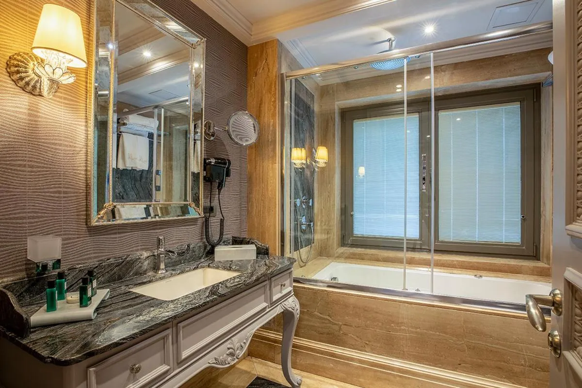 Shower in MFB Tarabya Hotel