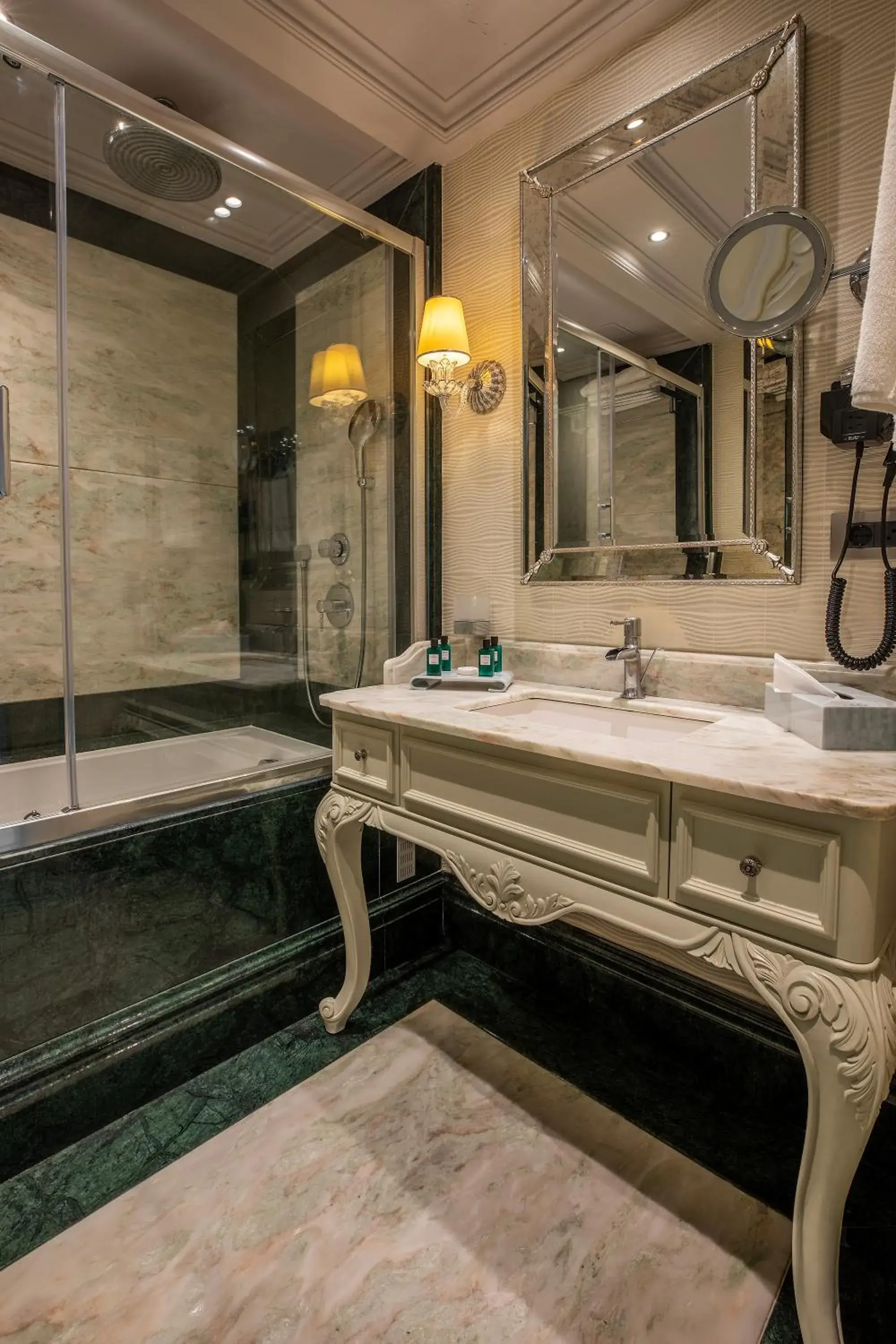 Deluxe Double Room with Bosphorus View - single occupancy in MFB Tarabya Hotel Deluxe Double Room with Bosphorus View - single occupancy in MFB Tarabya Hotel